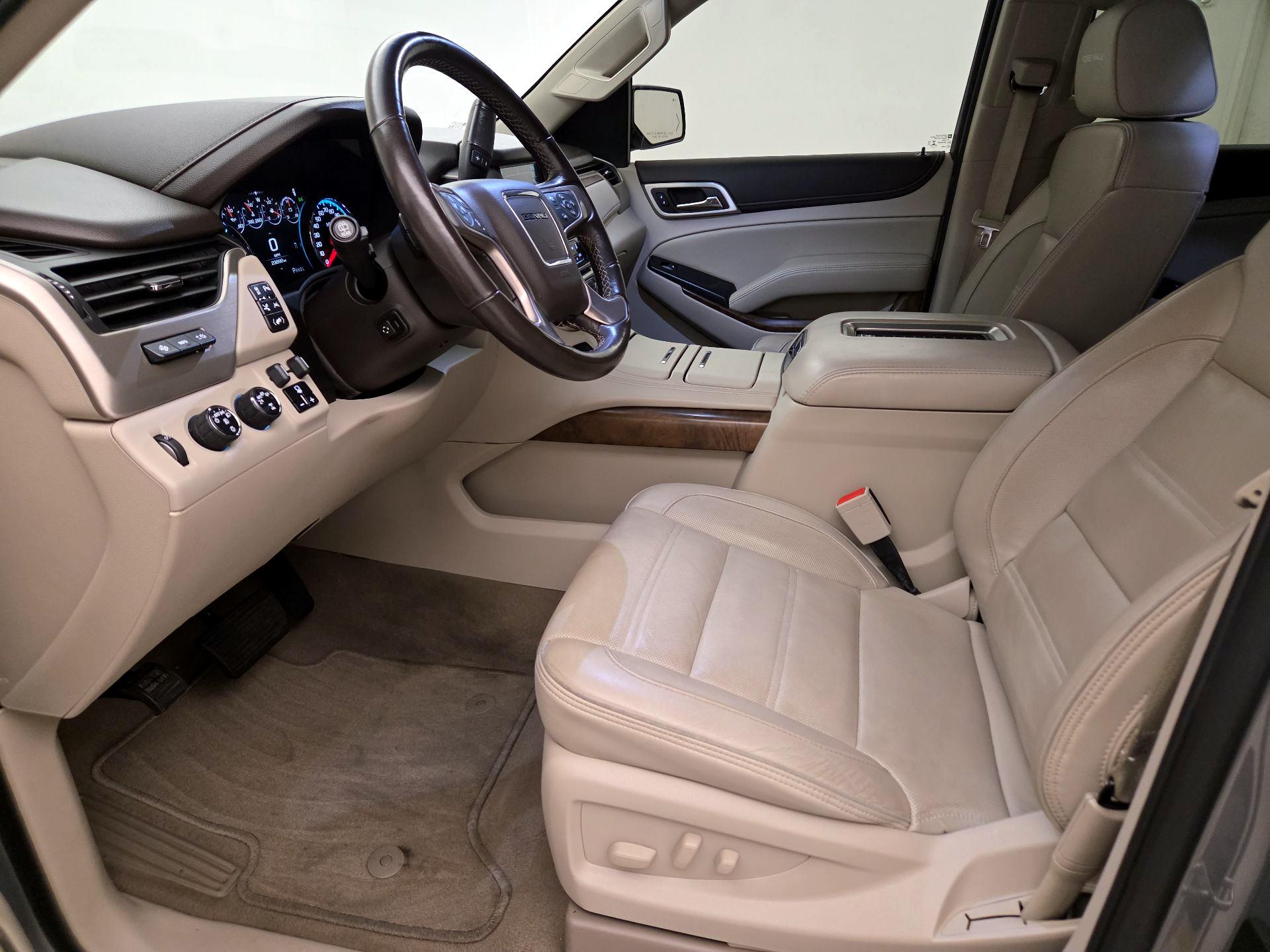 Thumbnail: 2019 GMC Yukon XL - 11
