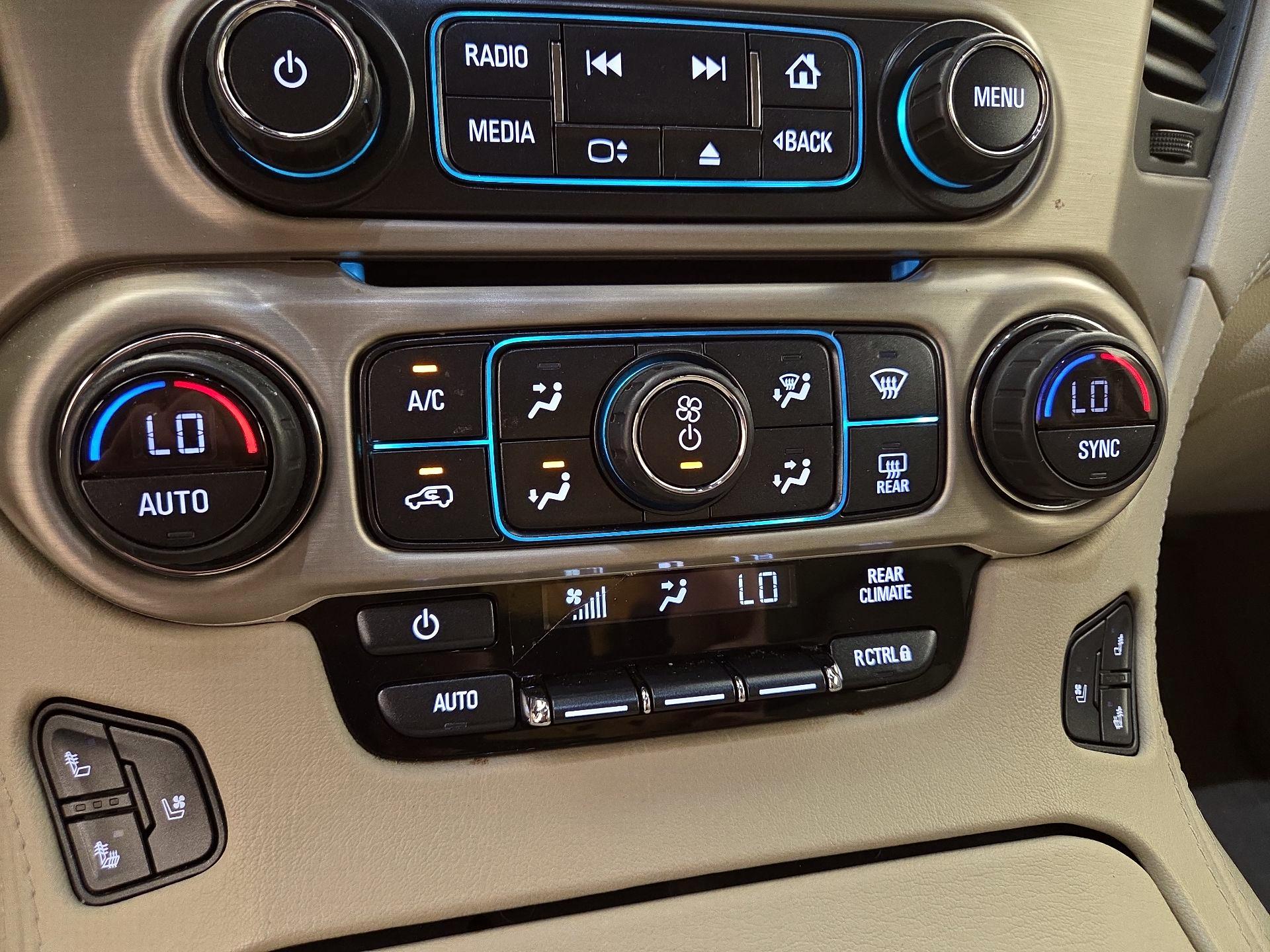 Thumbnail: 2019 GMC Yukon XL - 17