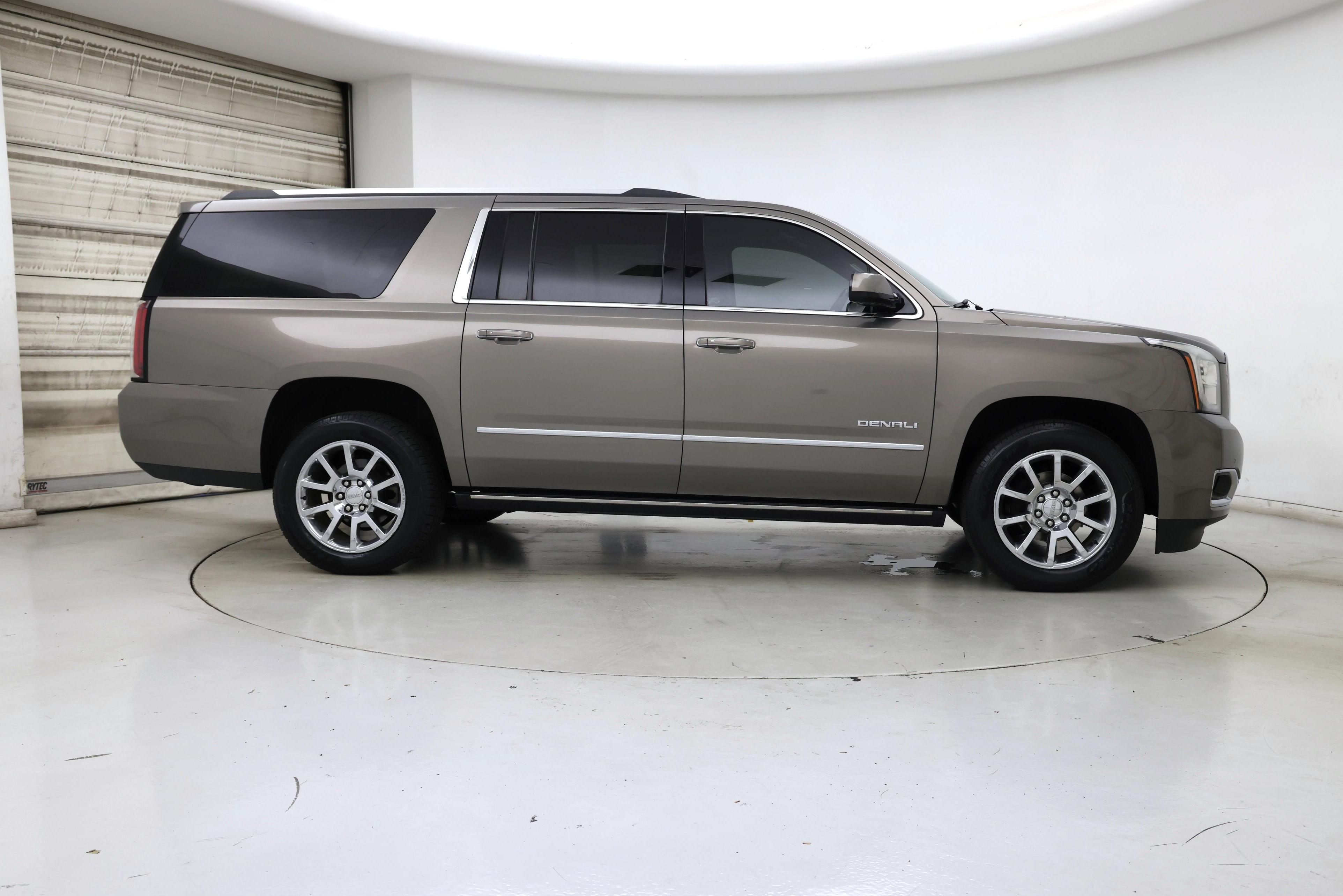 Thumbnail: 2019 GMC Yukon XL - 7