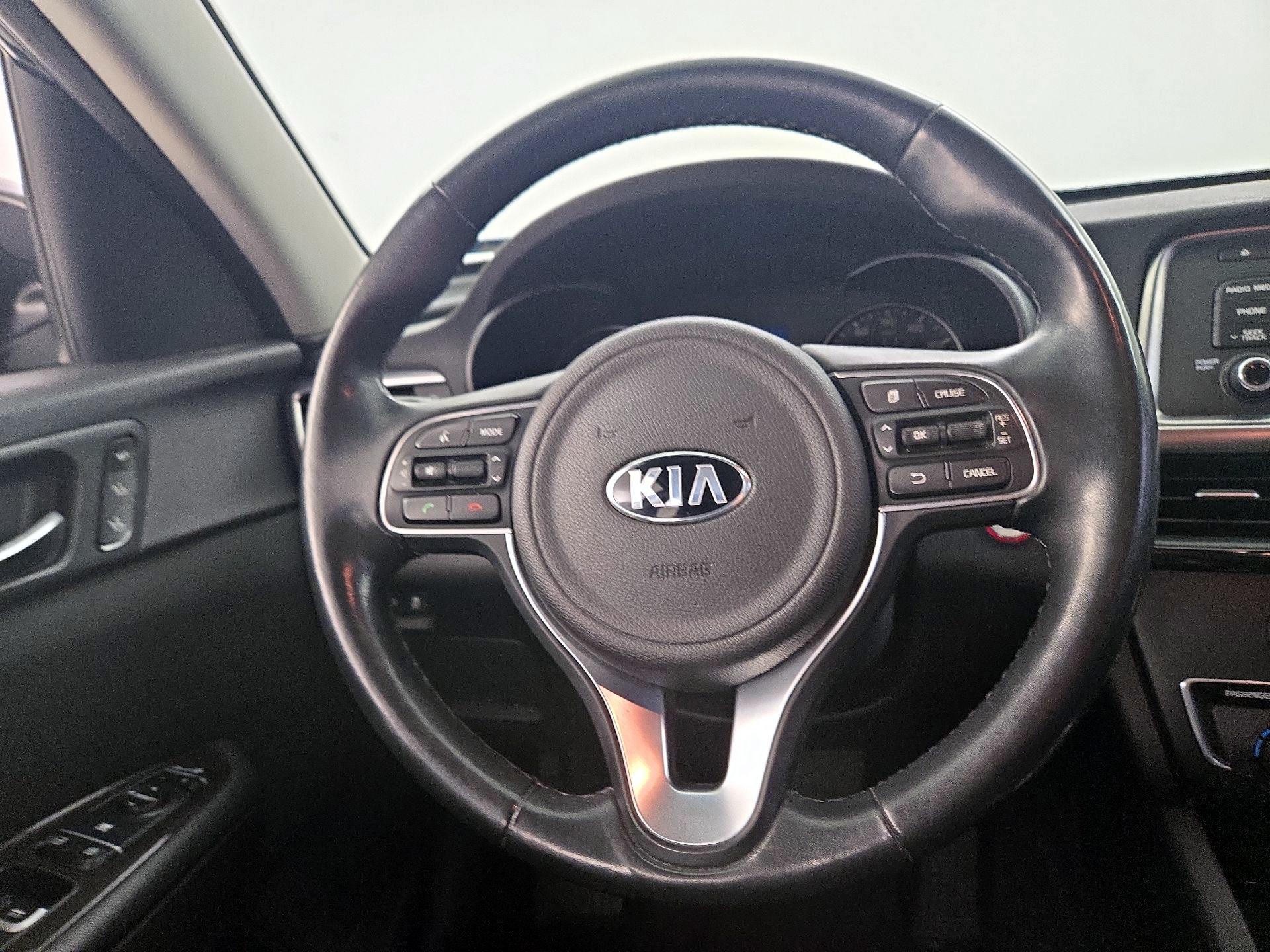Thumbnail: 2016 Kia Optima - 10