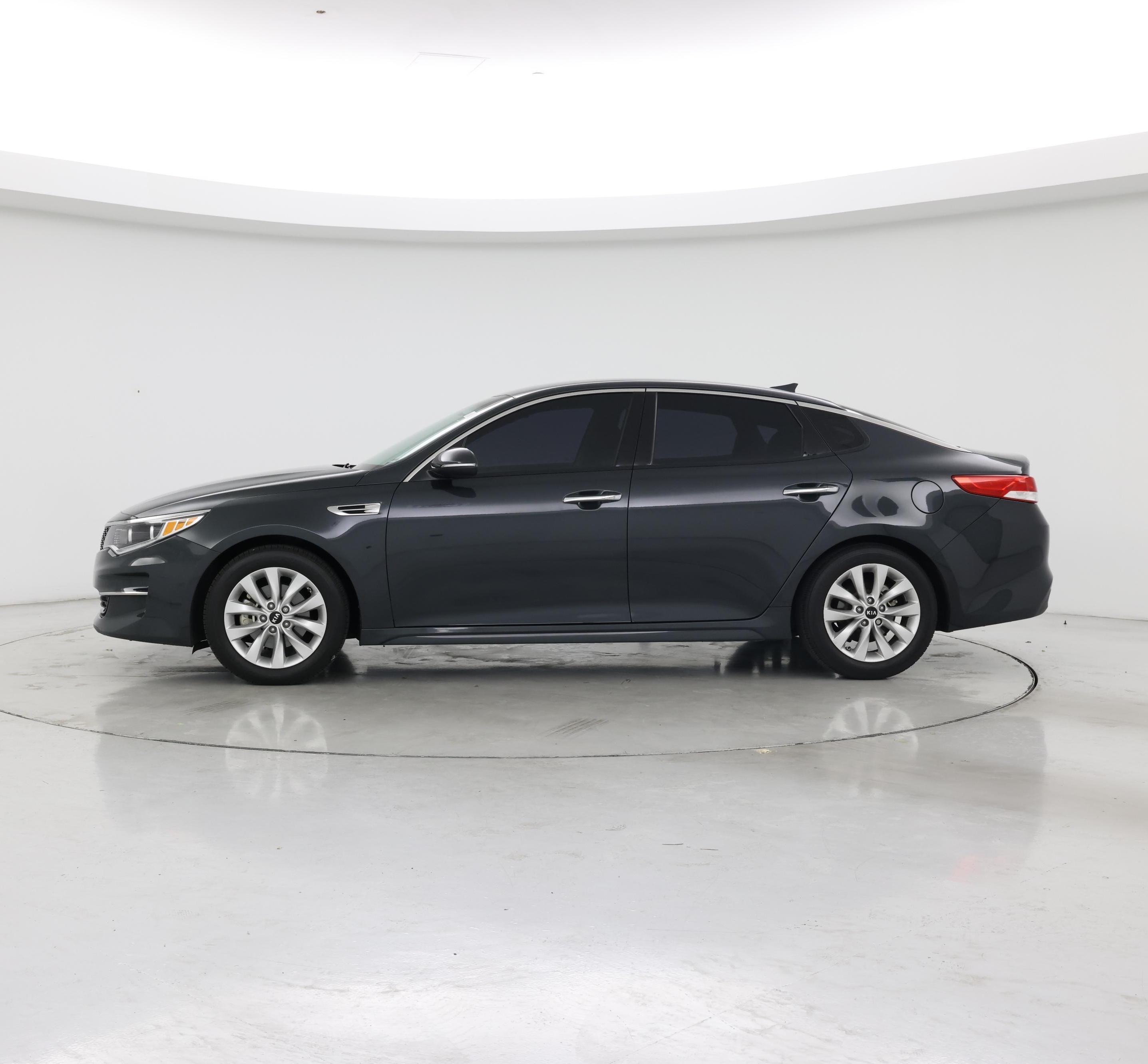 Thumbnail: 2016 Kia Optima - 3