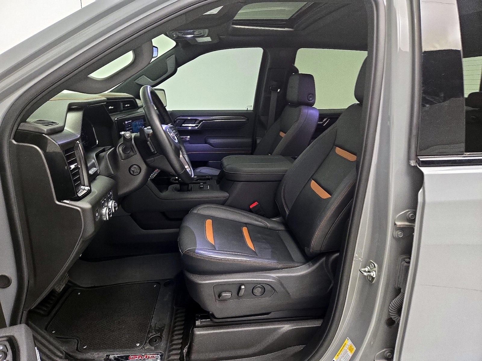 2025 GMC Sierra 1500 AT4 - Photo 12