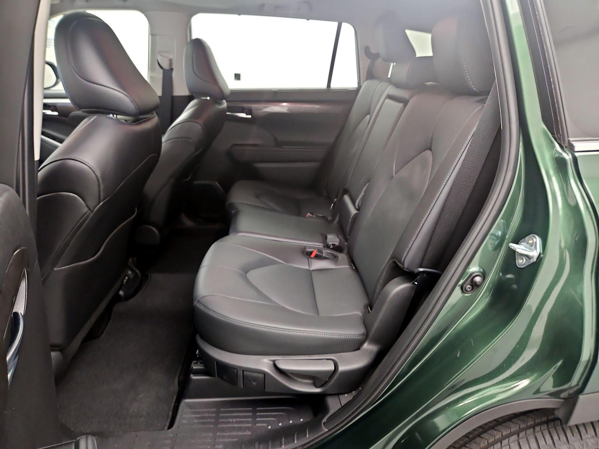 Thumbnail: 2024 Toyota Highlander - 19