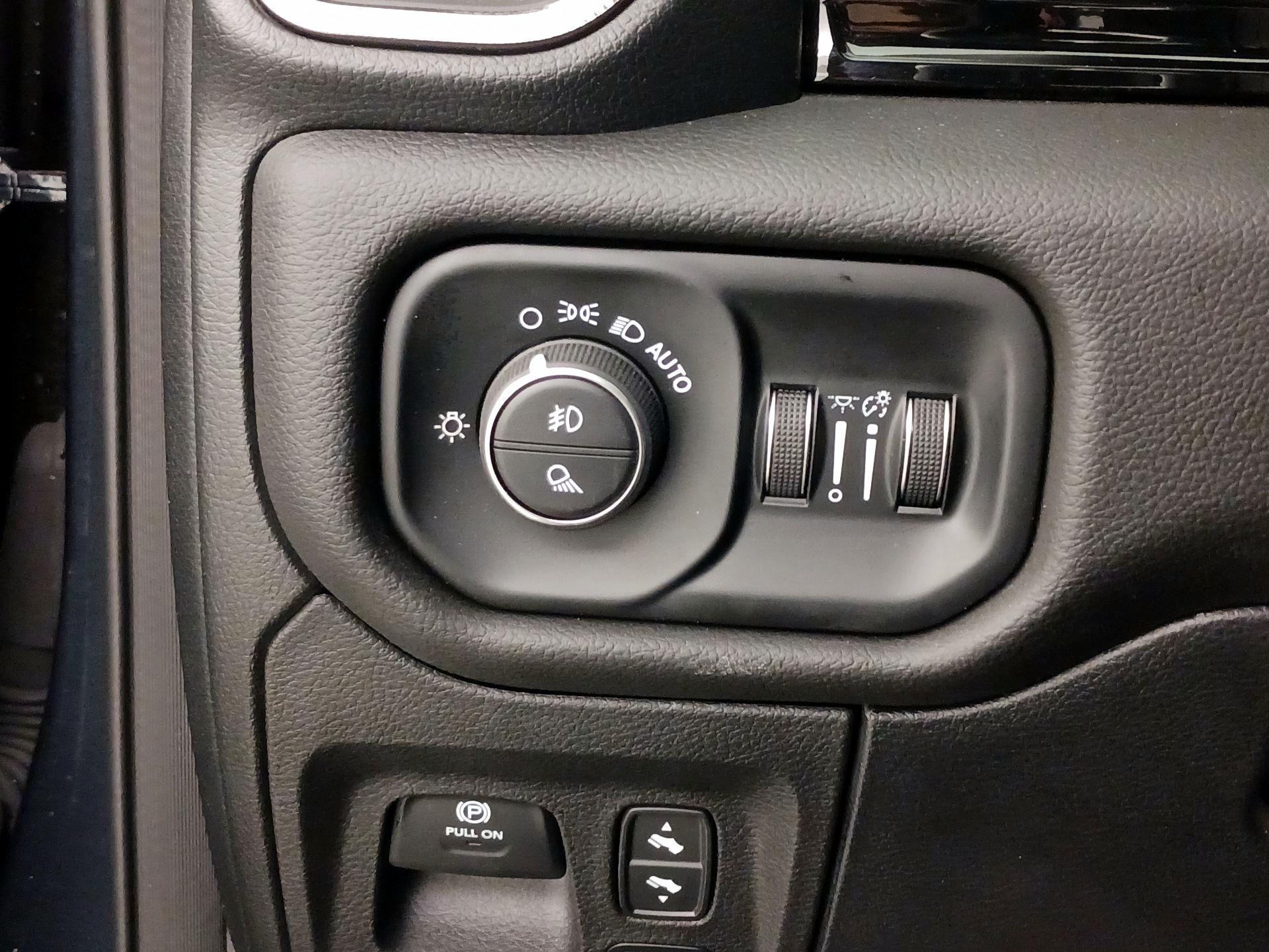 Thumbnail: 2025 RAM 1500 - 13