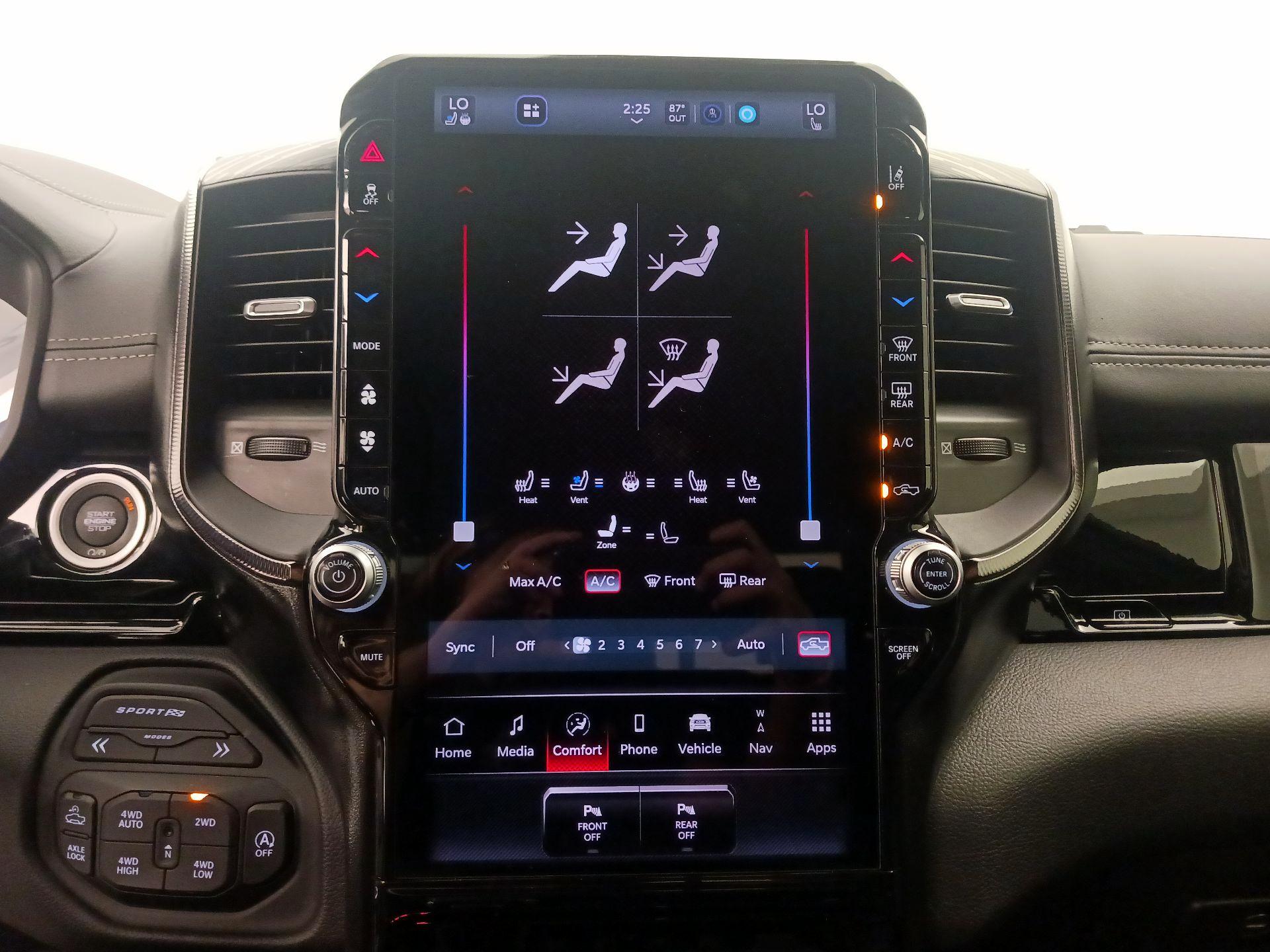 Thumbnail: 2025 RAM 1500 - 17