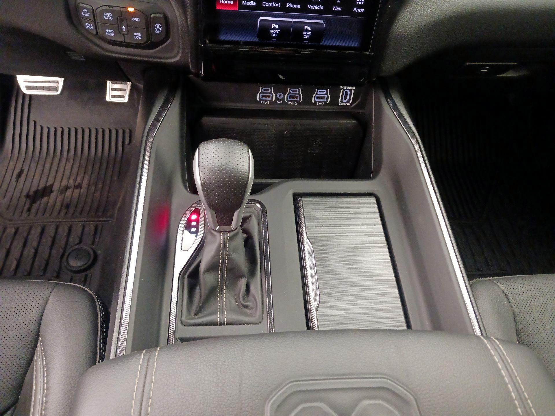 Thumbnail: 2025 RAM 1500 - 18