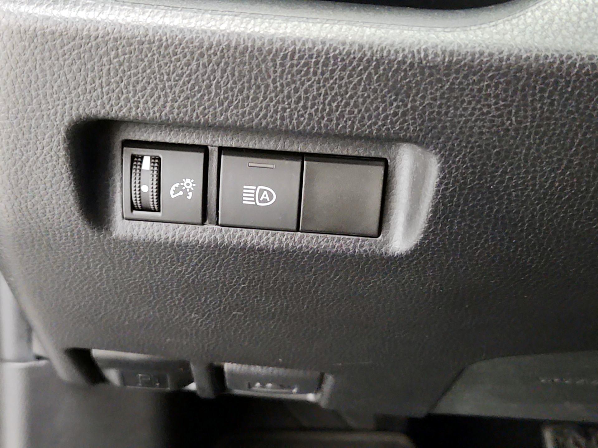 Thumbnail: 2021 Toyota RAV4 - 13