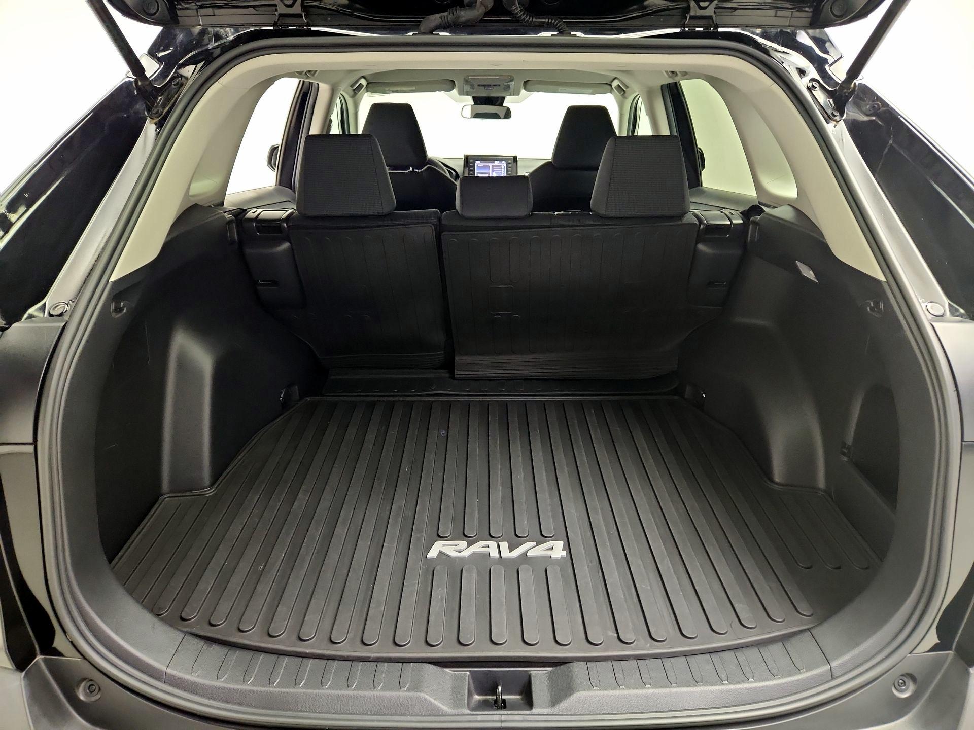 Thumbnail: 2021 Toyota RAV4 - 20