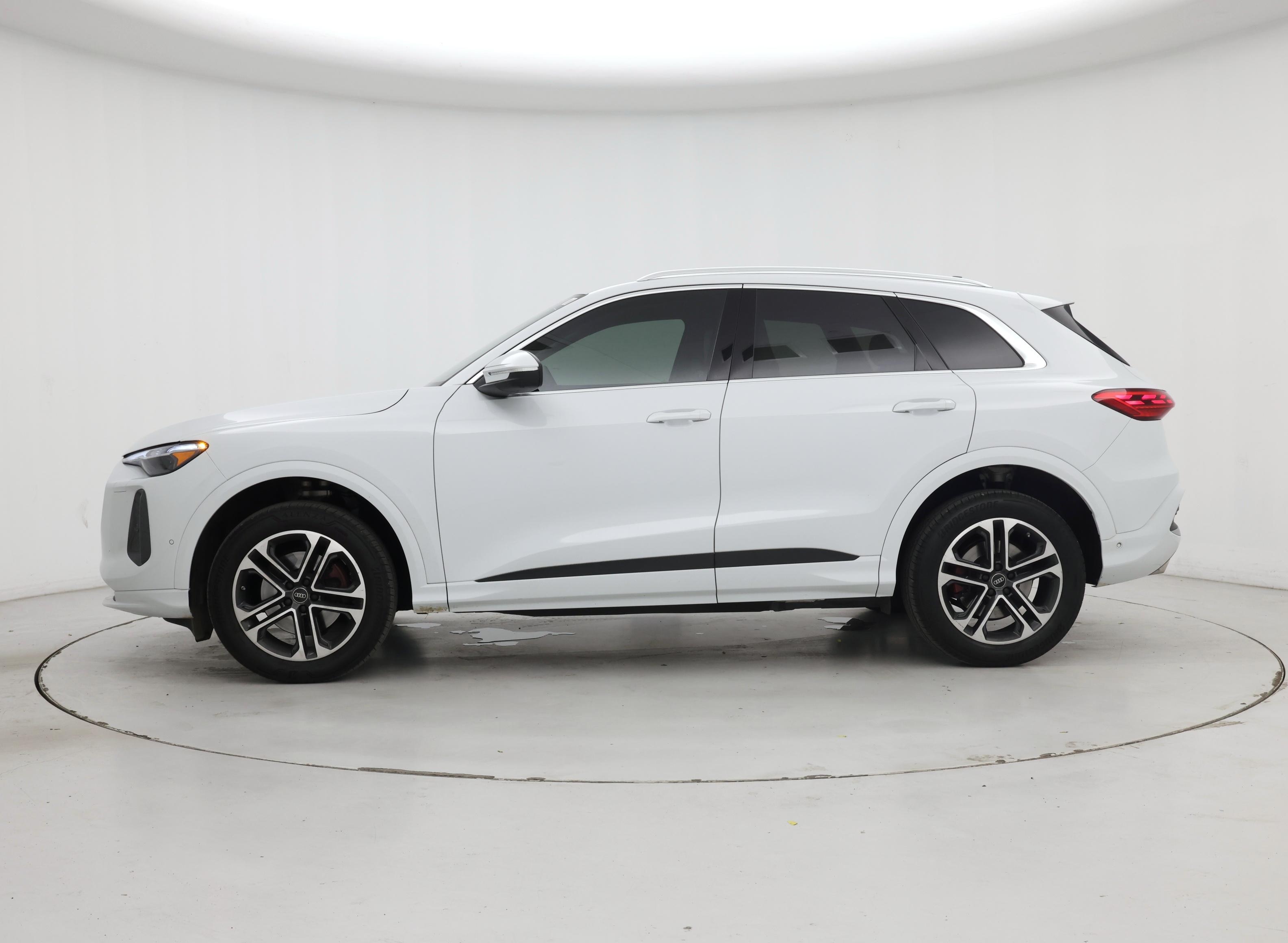 Thumbnail: 2025 Audi Q5 - 3