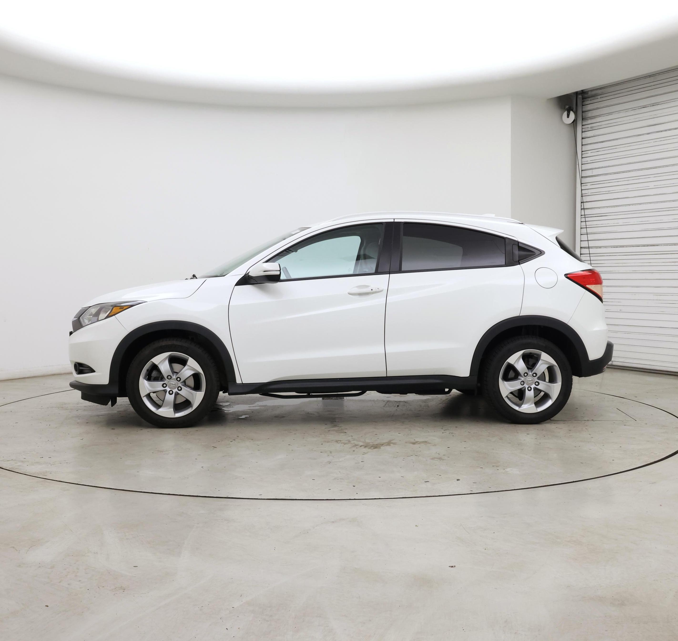 Thumbnail: 2016 Honda HR-V - 3