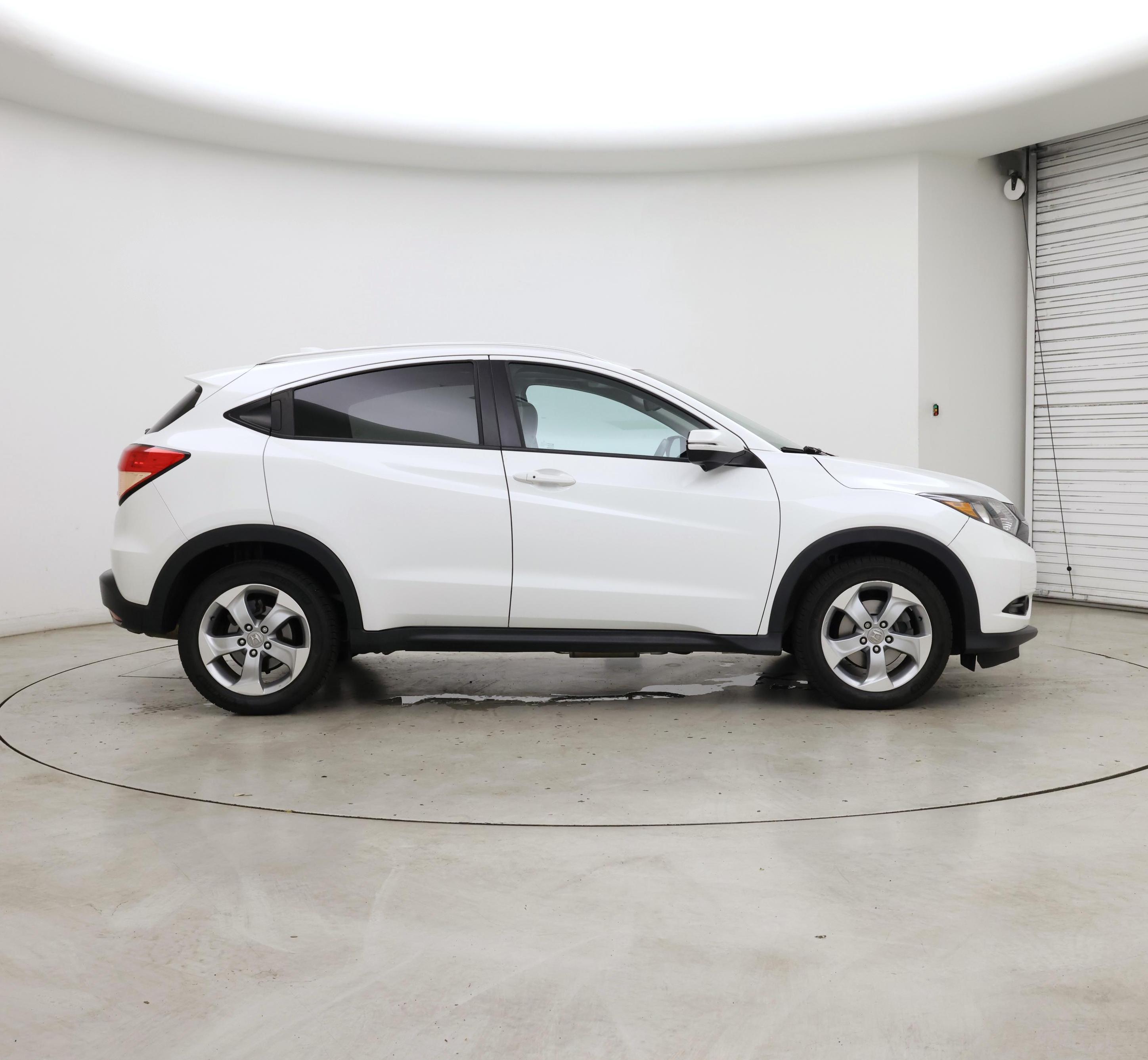 Thumbnail: 2016 Honda HR-V - 7