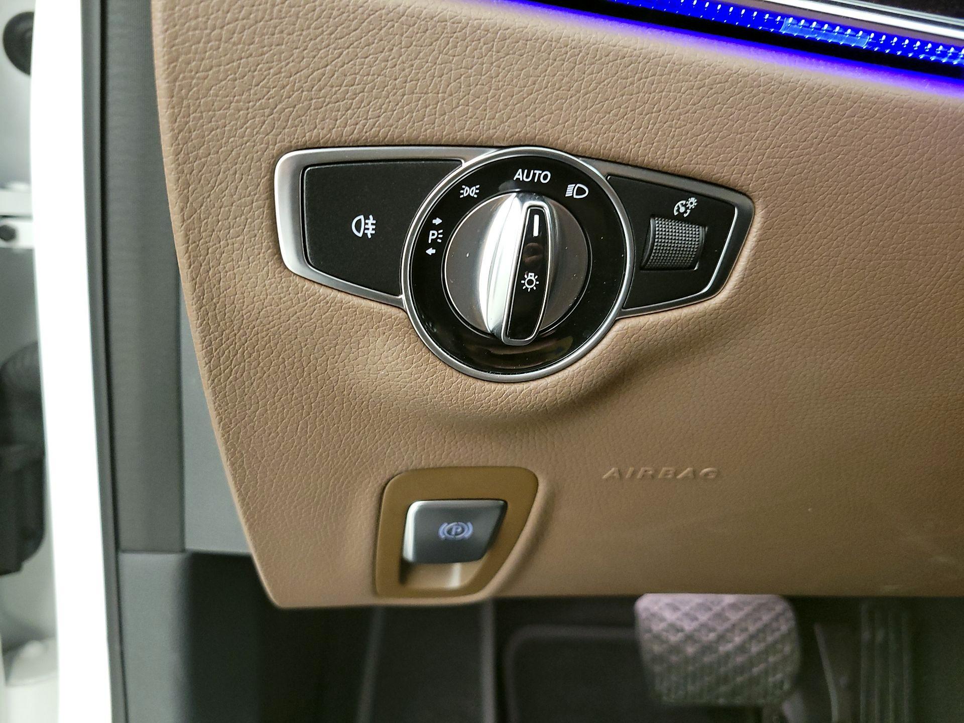 Thumbnail: 2020 Mercedes-Benz E-Class - 13