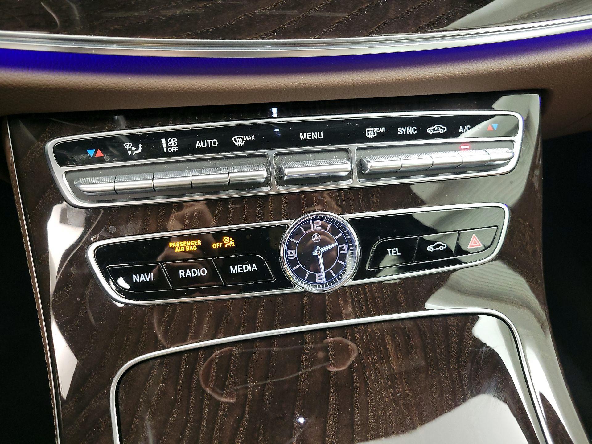 Thumbnail: 2020 Mercedes-Benz E-Class - 17