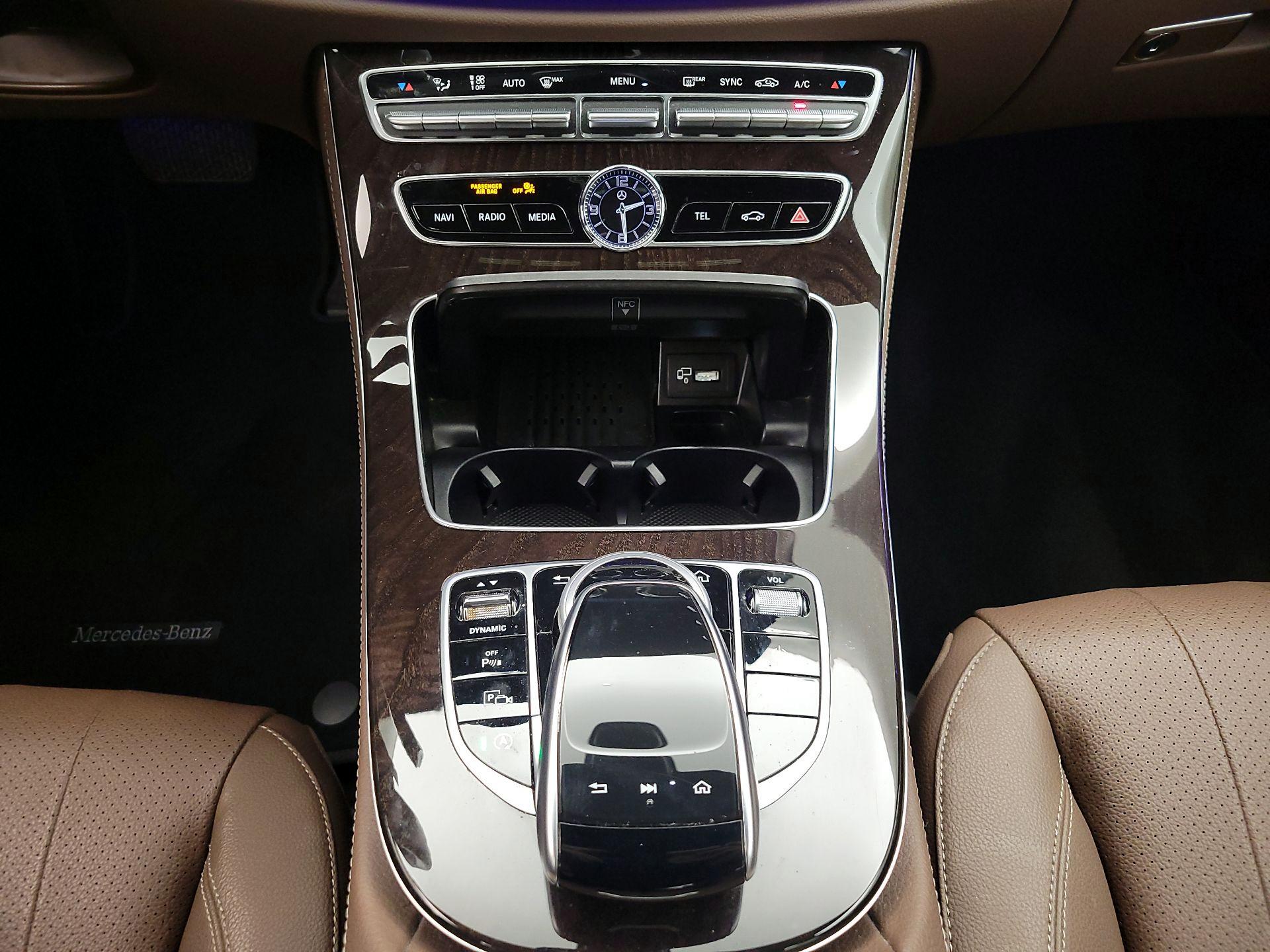 Thumbnail: 2020 Mercedes-Benz E-Class - 18
