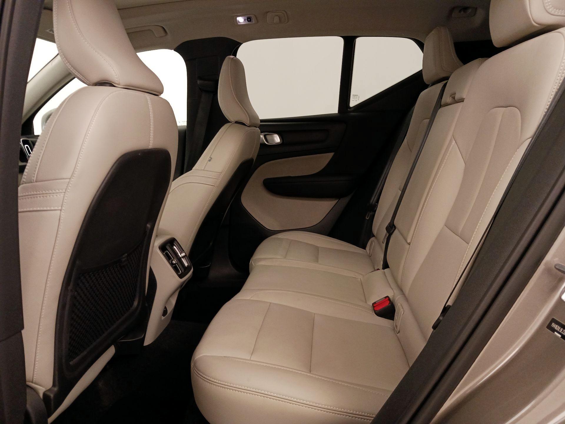 Thumbnail: 2020 Volvo XC40 - 20