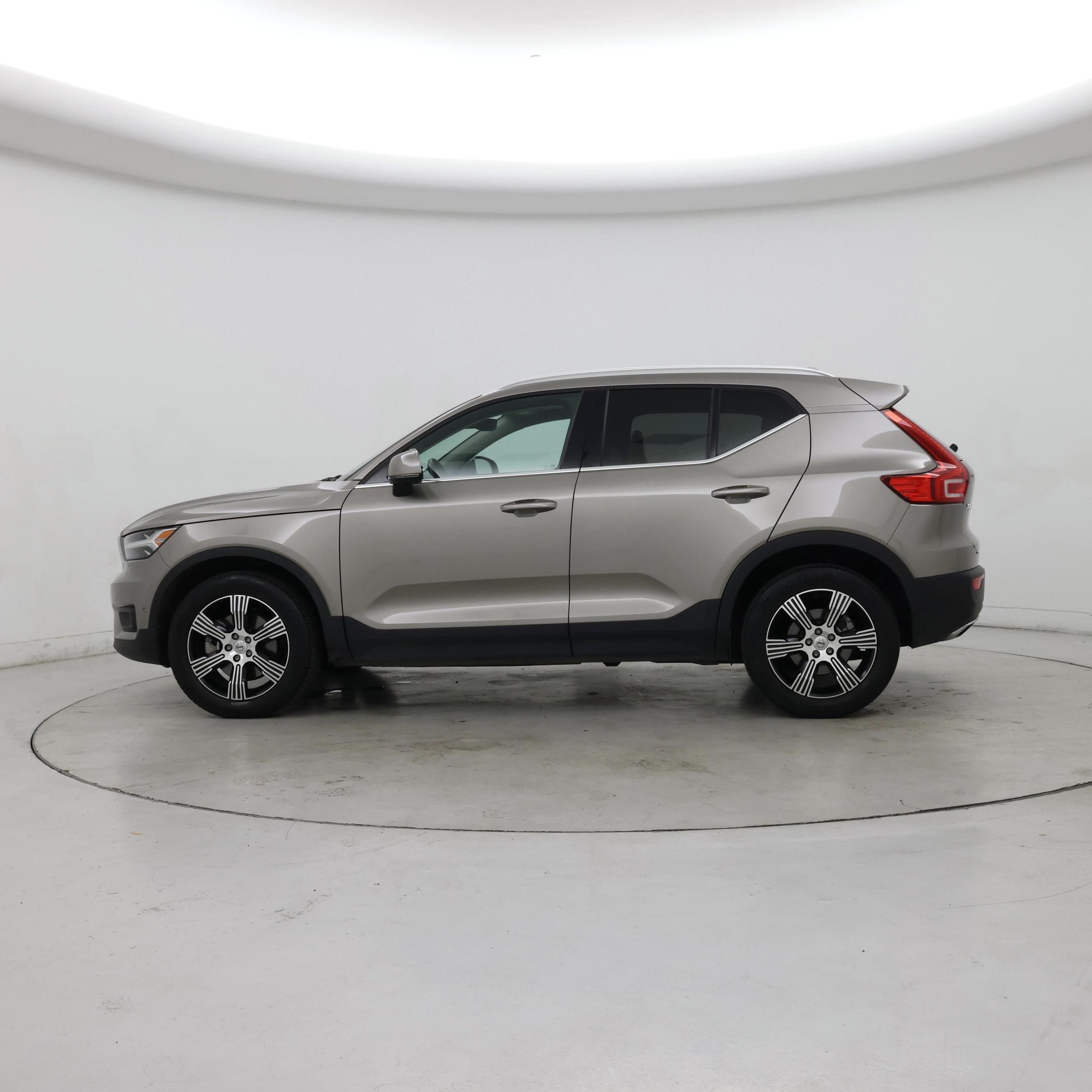 Thumbnail: 2020 Volvo XC40 - 3