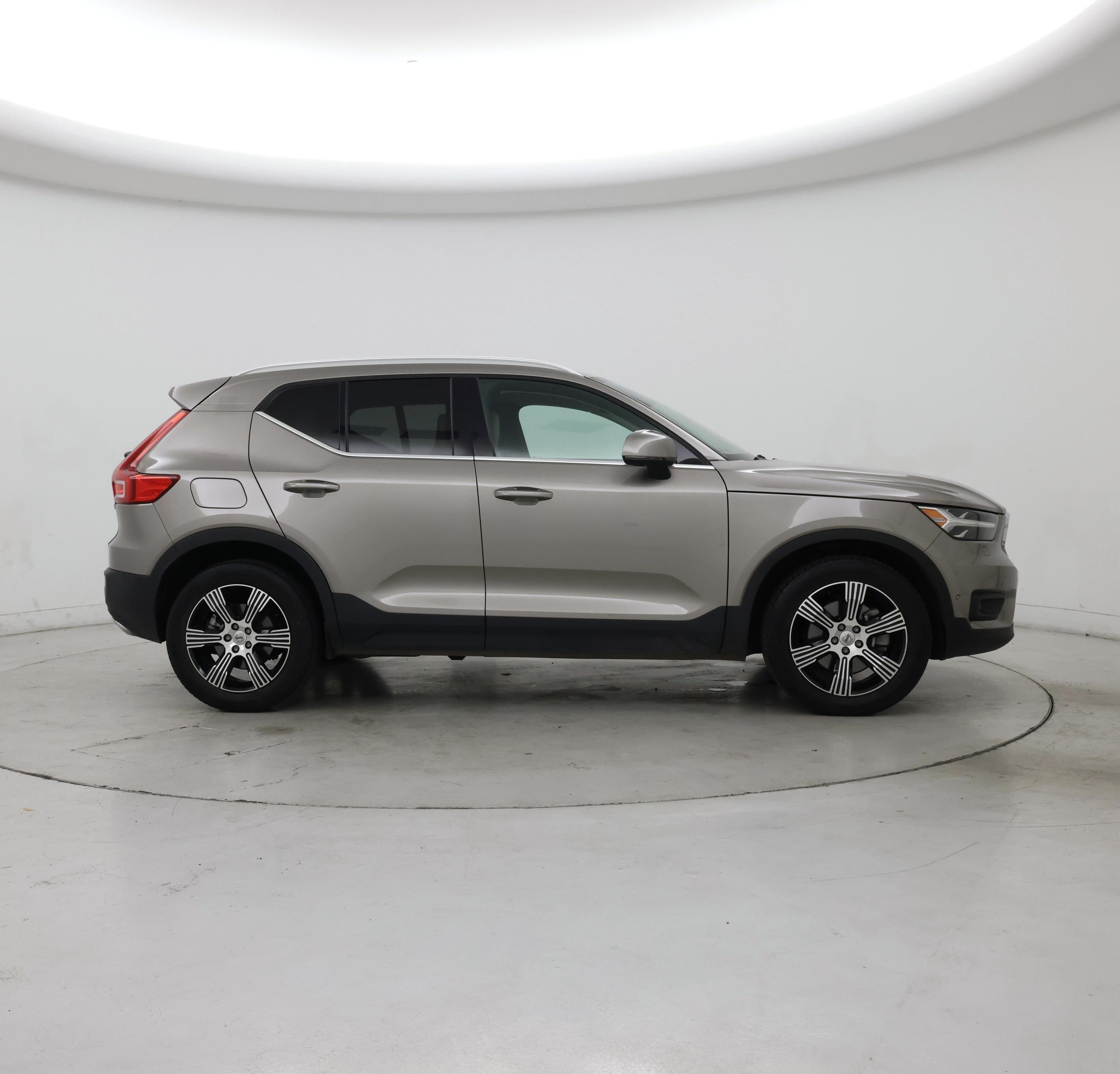 Thumbnail: 2020 Volvo XC40 - 7