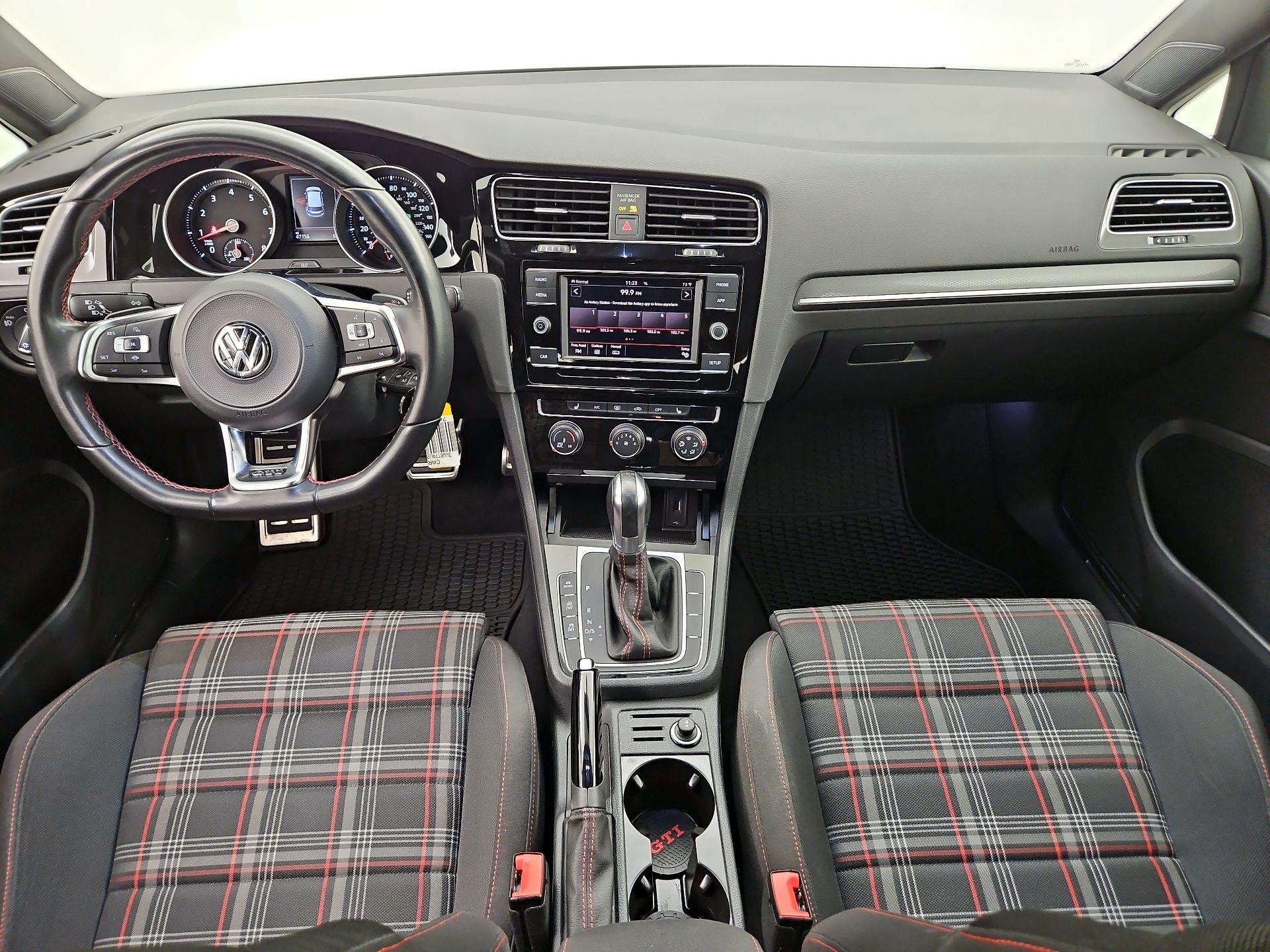 Thumbnail: 2019 Volkswagen Golf - 9