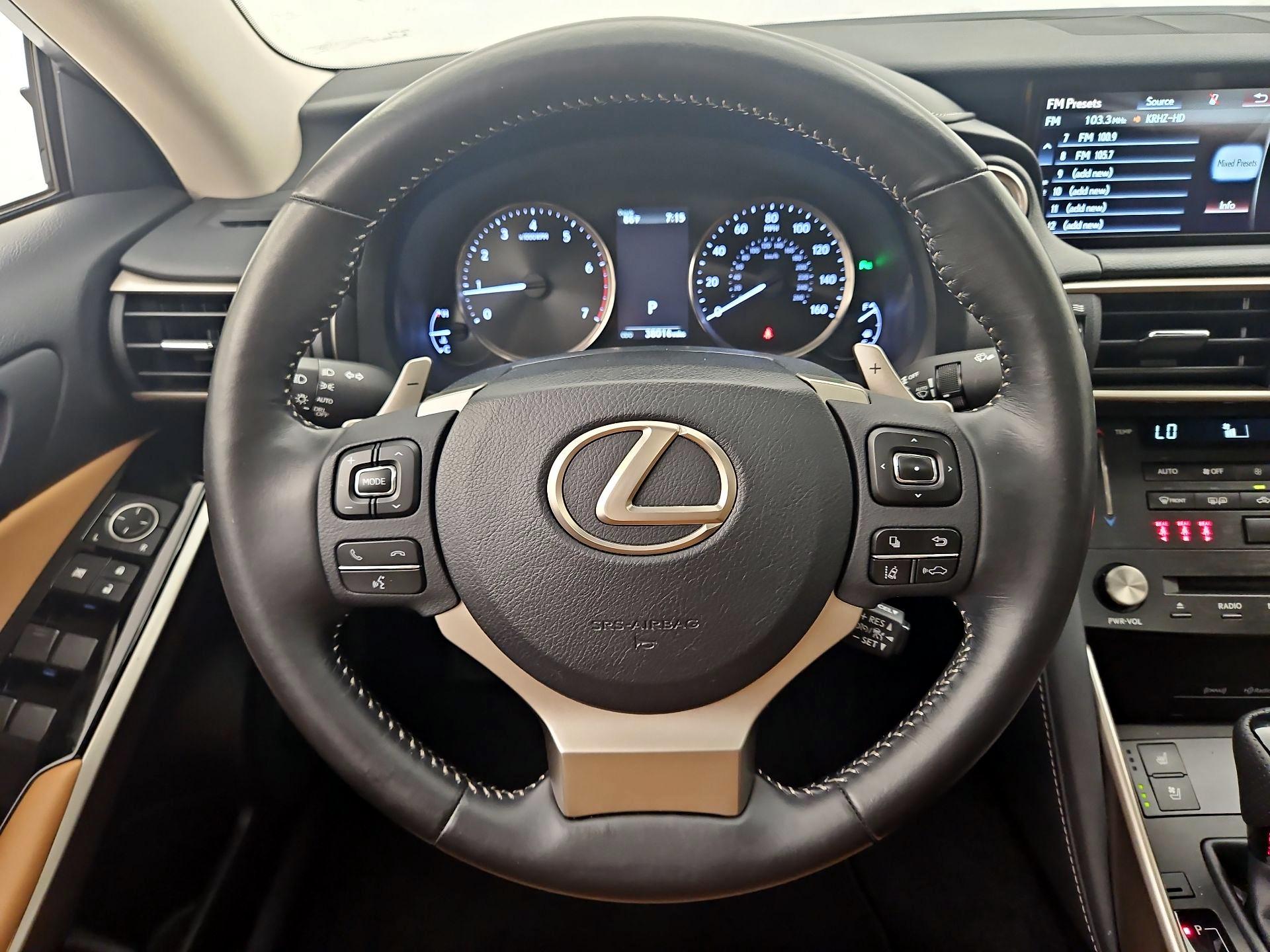 Thumbnail: 2017 Lexus IS - 10