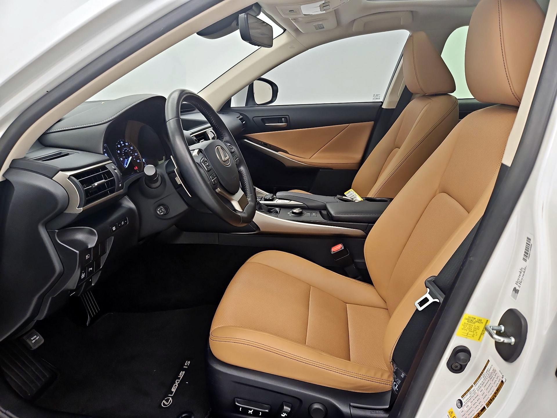 Thumbnail: 2017 Lexus IS - 11