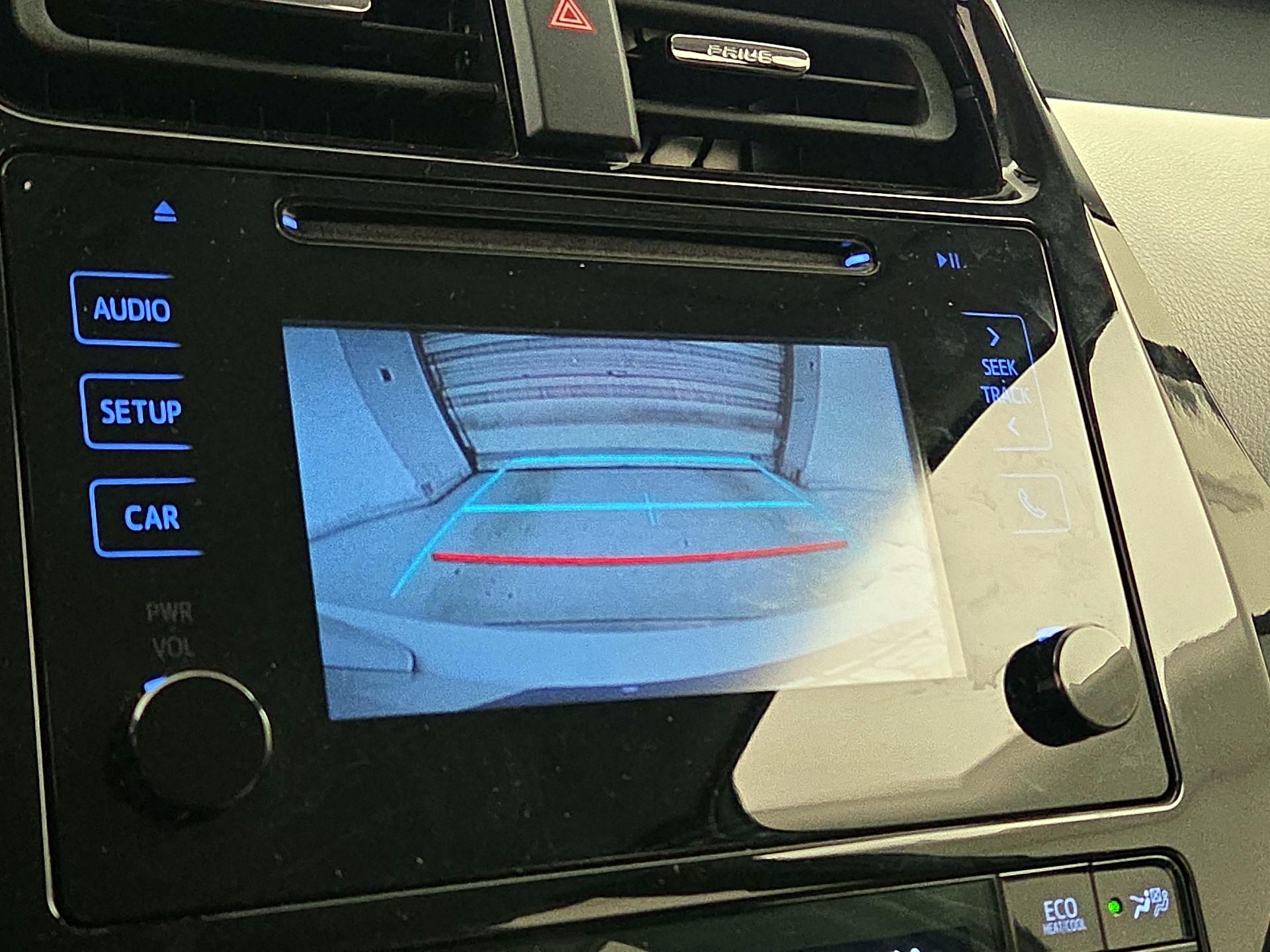 Thumbnail: 2016 Toyota Prius - 14