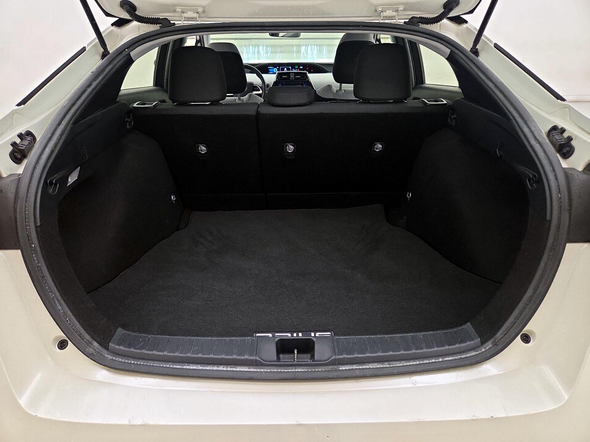 Thumbnail: 2016 Toyota Prius - 19