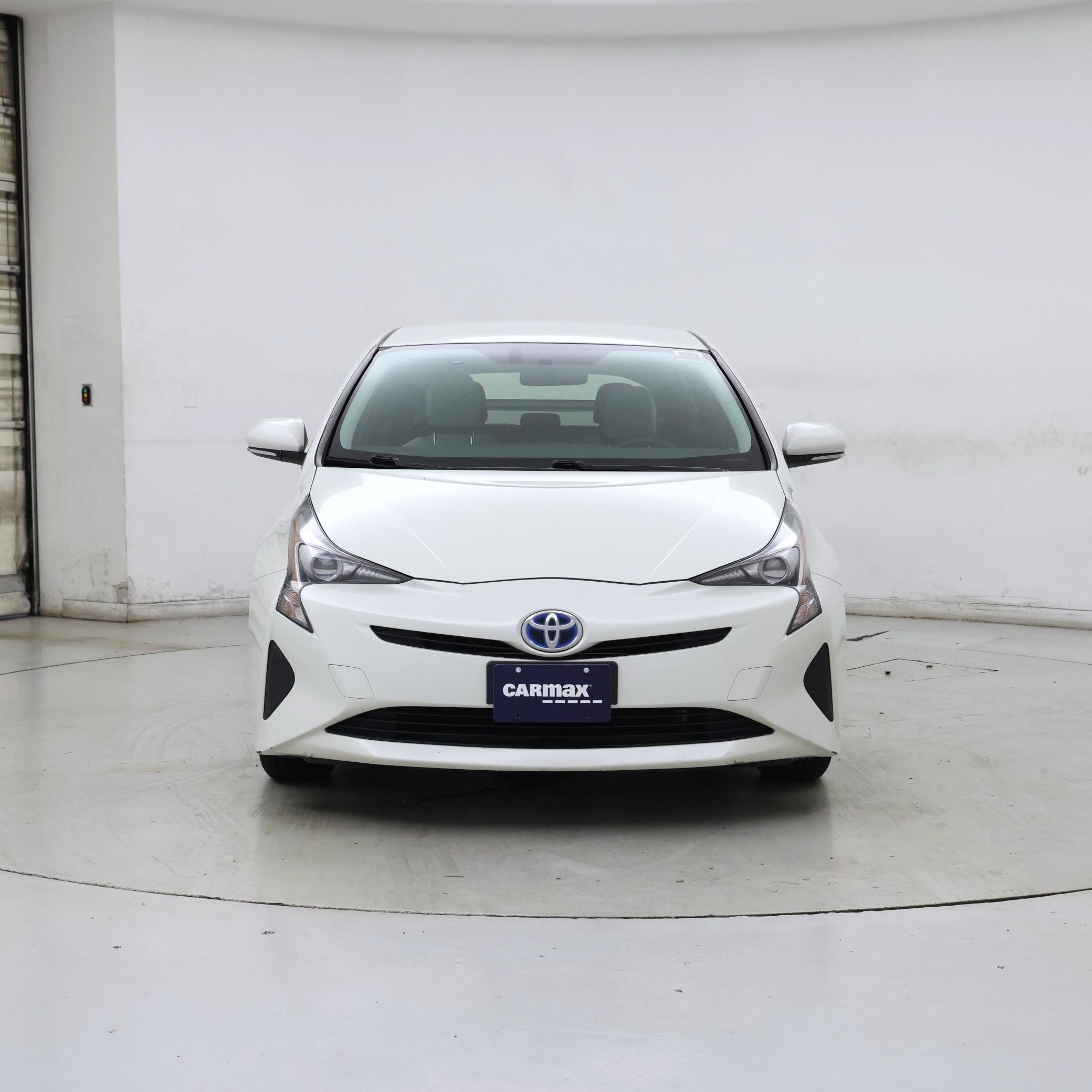 Thumbnail: 2016 Toyota Prius - 5