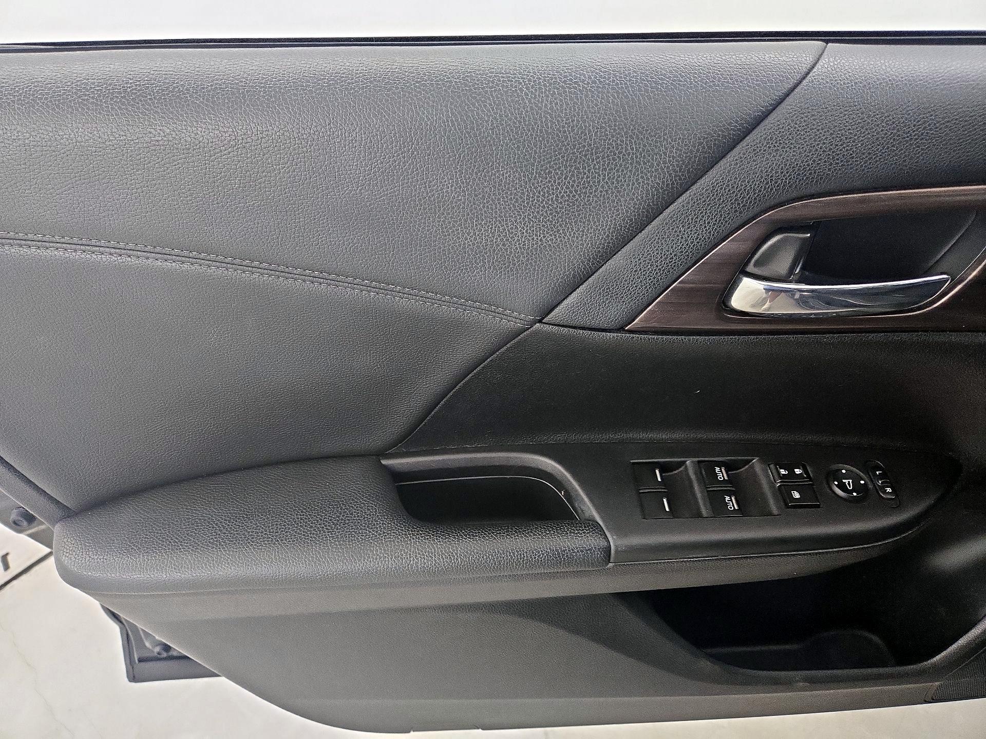 Thumbnail: 2016 Honda Accord - 12