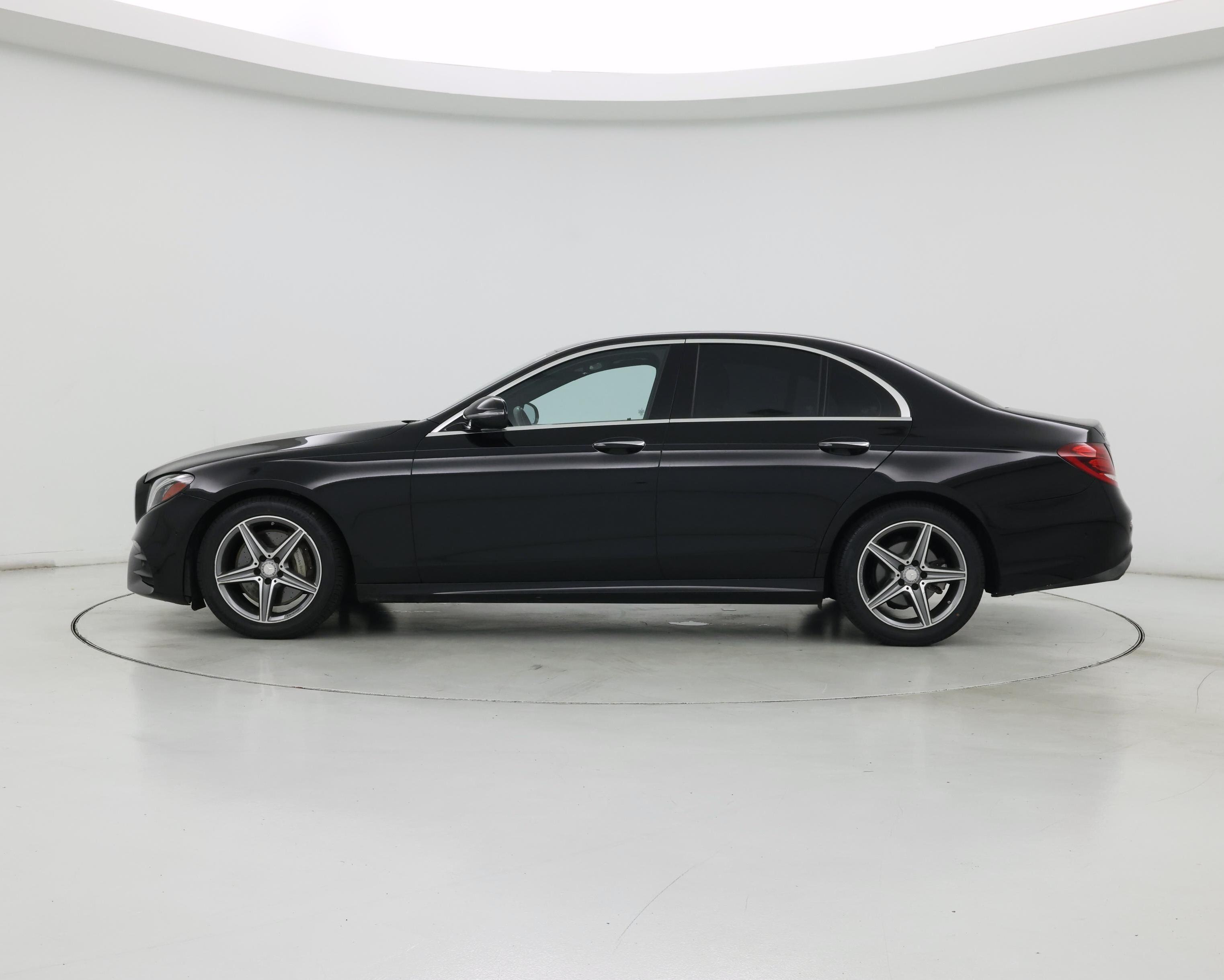 Thumbnail: 2017 Mercedes-Benz E-Class - 3
