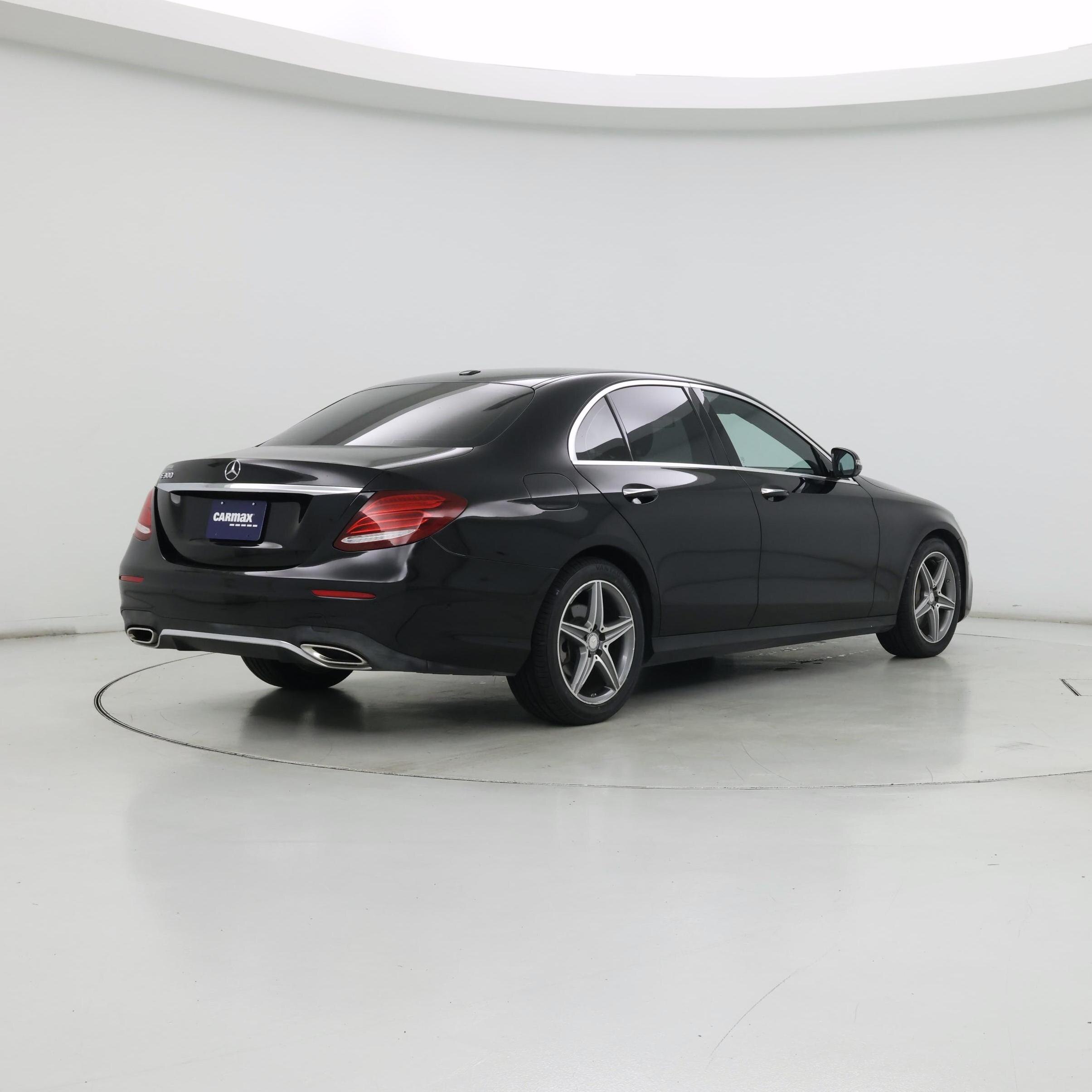 Thumbnail: 2017 Mercedes-Benz E-Class - 8