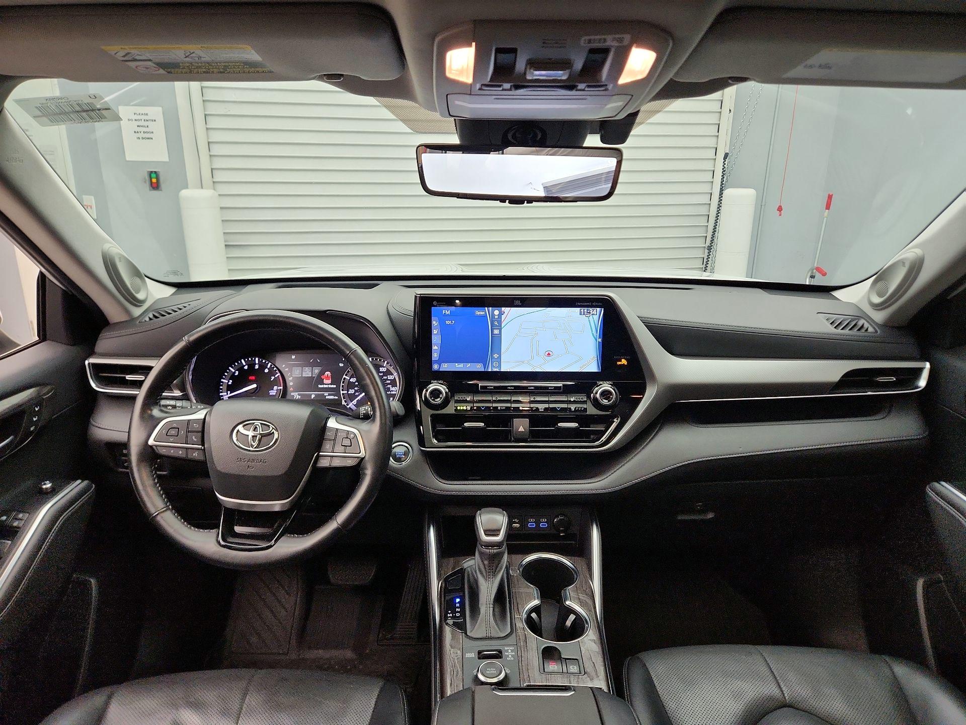 Thumbnail: 2022 Toyota Highlander - 9