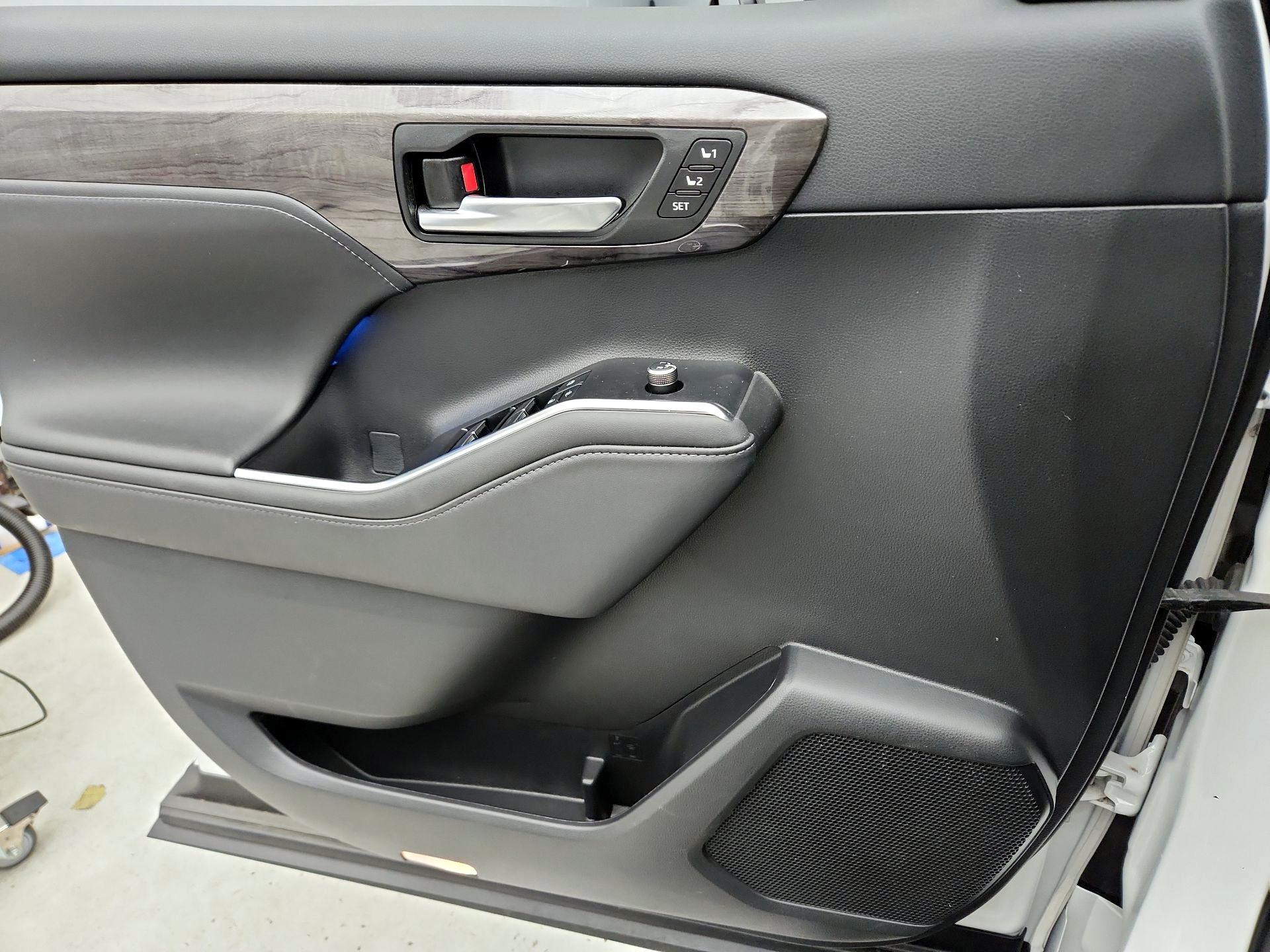 Thumbnail: 2022 Toyota Highlander - 12