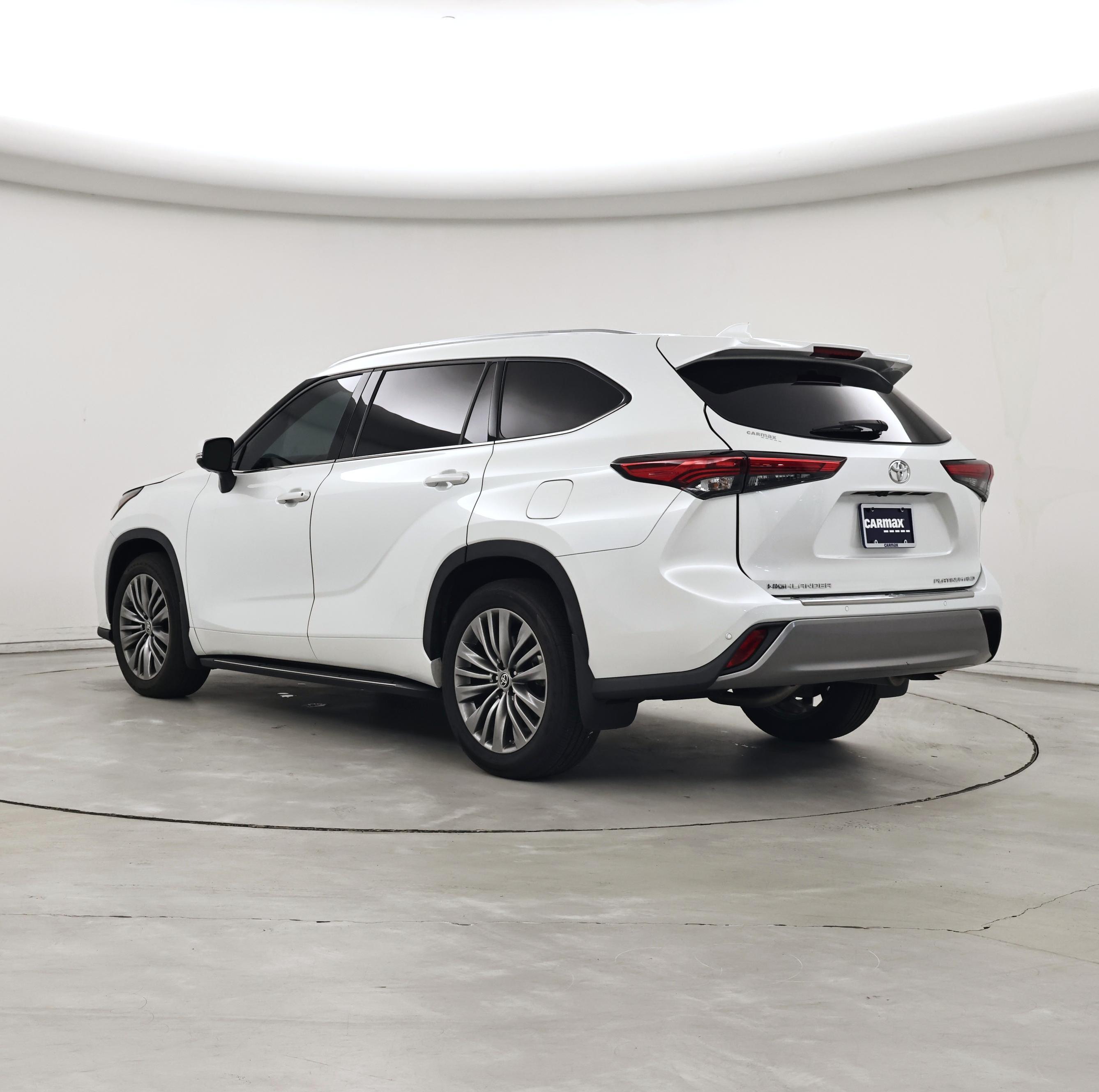 Thumbnail: 2022 Toyota Highlander - 2