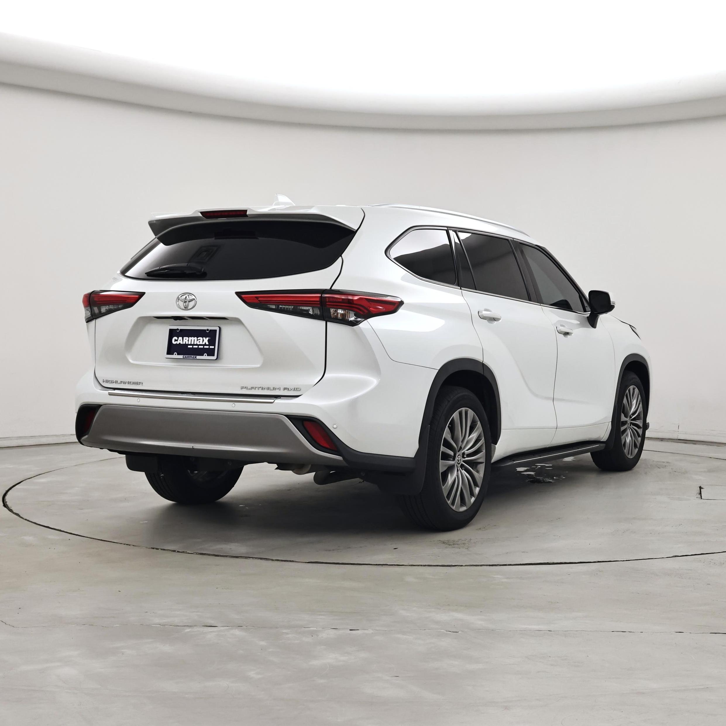 Thumbnail: 2022 Toyota Highlander - 8