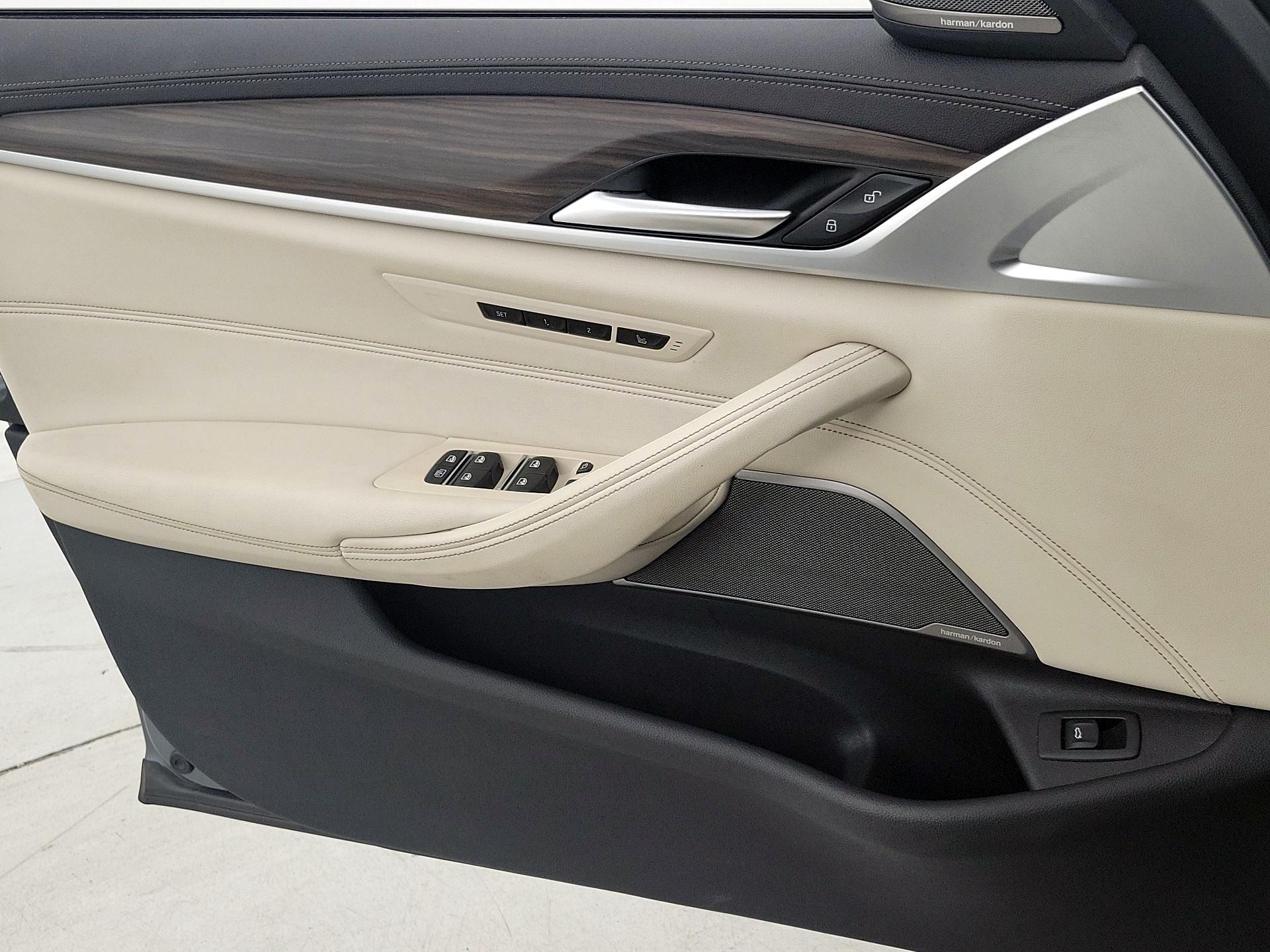 Thumbnail: 2021 BMW 5 Series - 12