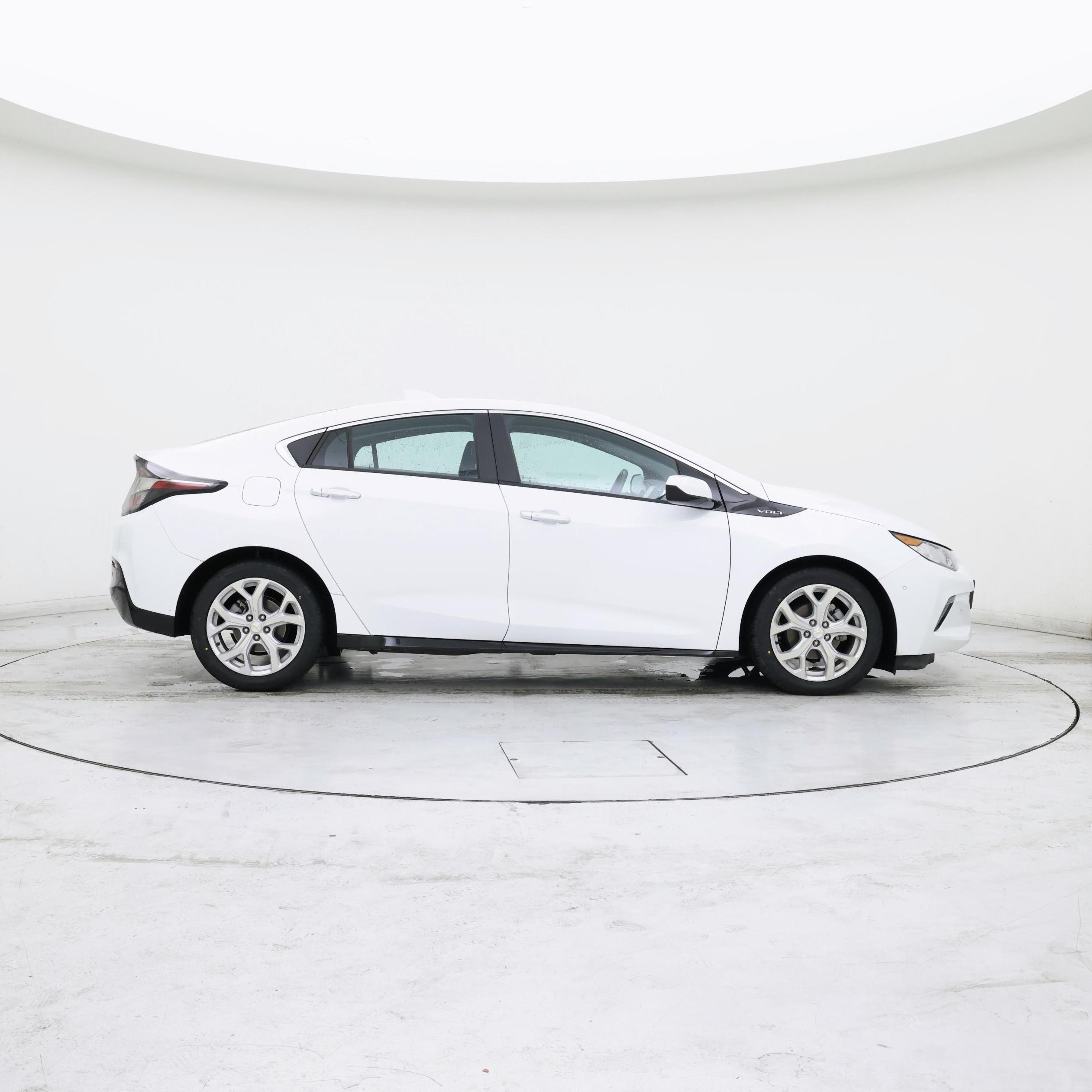 Thumbnail: 2018 Chevrolet Volt - 7