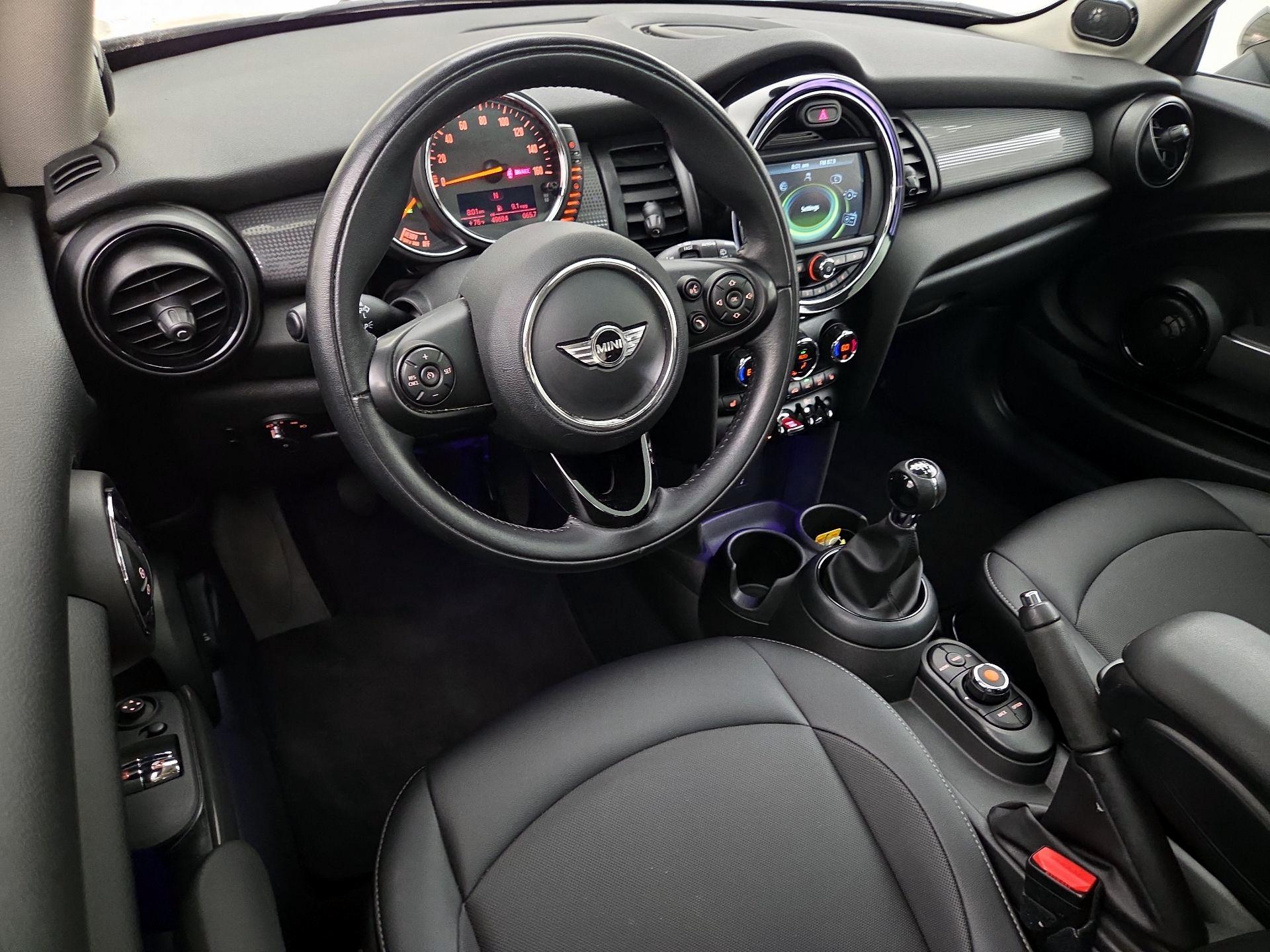Thumbnail: 2017 MINI Cooper Hardtop - 9