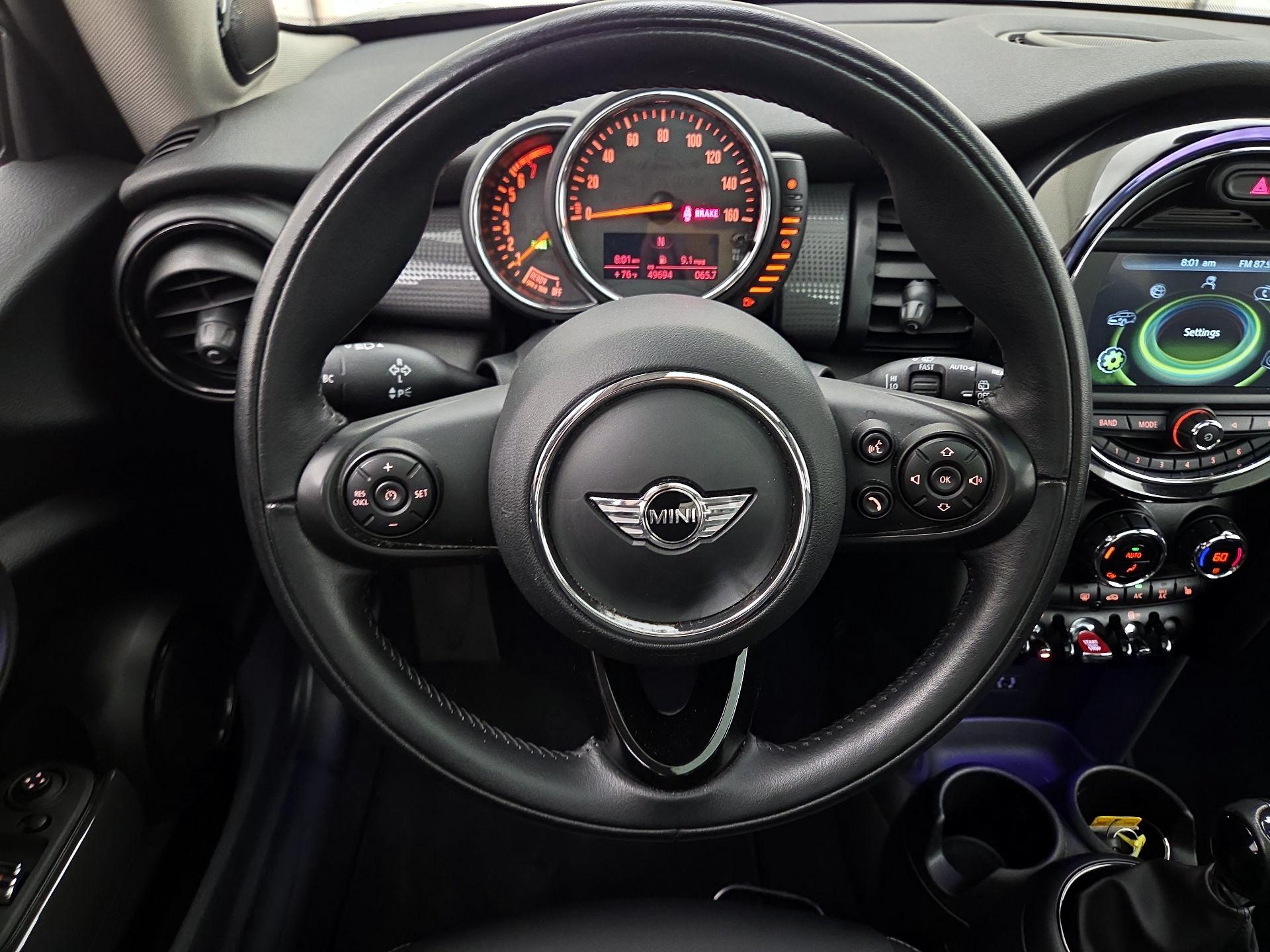 Thumbnail: 2017 MINI Cooper Hardtop - 10