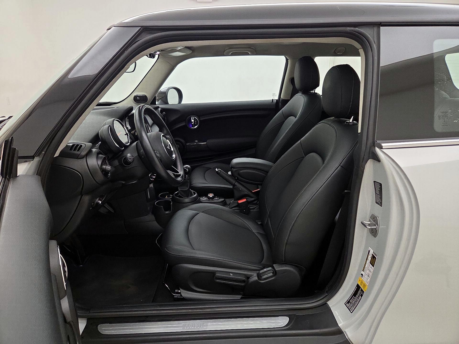 Thumbnail: 2017 MINI Cooper Hardtop - 11