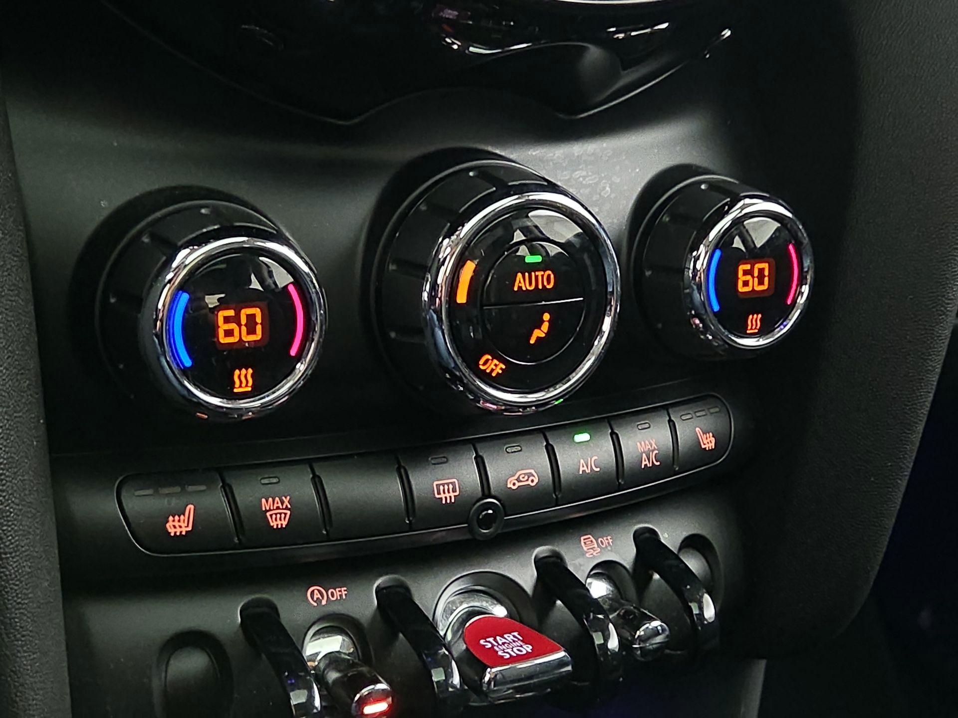 Thumbnail: 2017 MINI Cooper Hardtop - 16