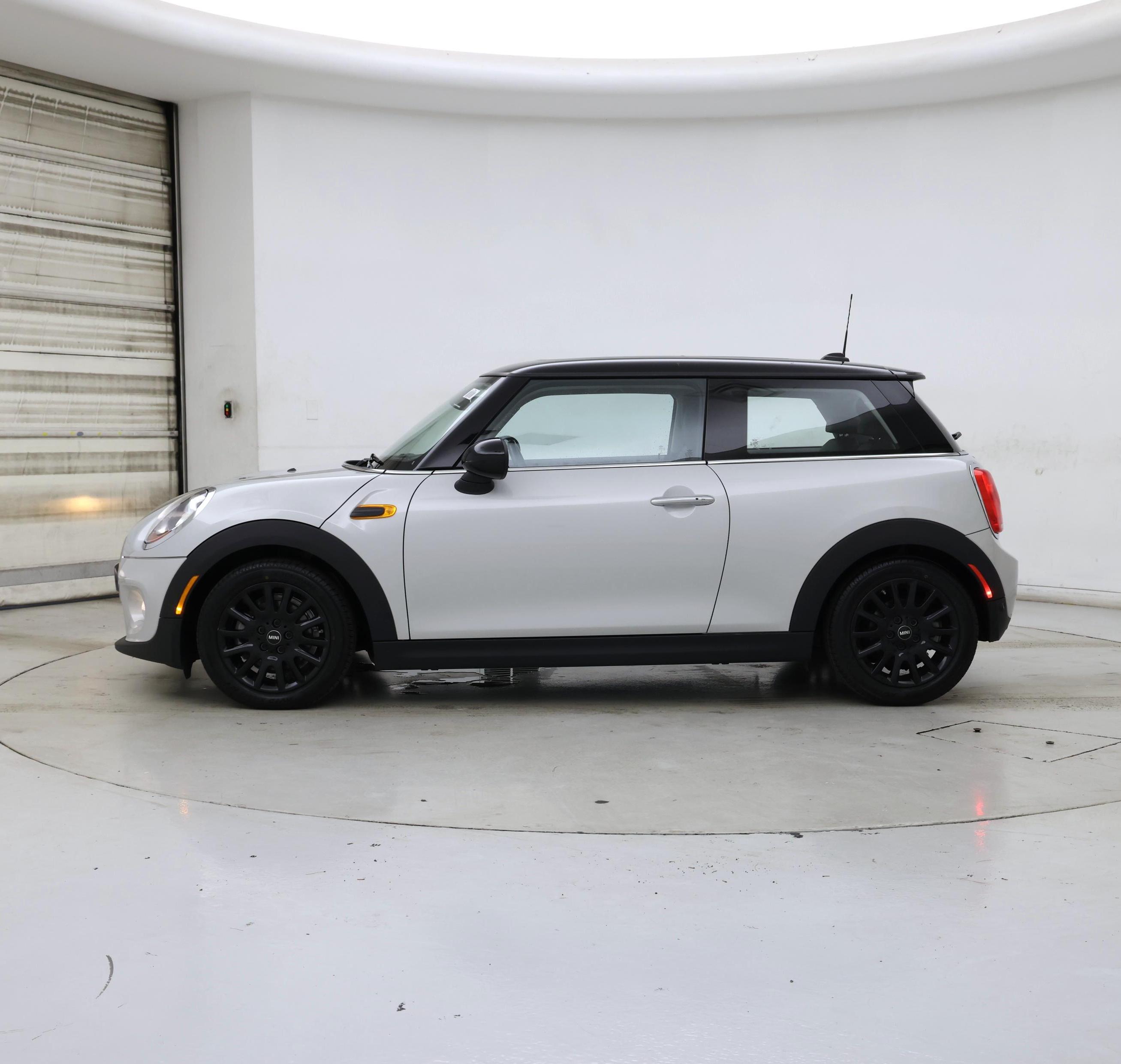 Thumbnail: 2017 MINI Cooper Hardtop - 3