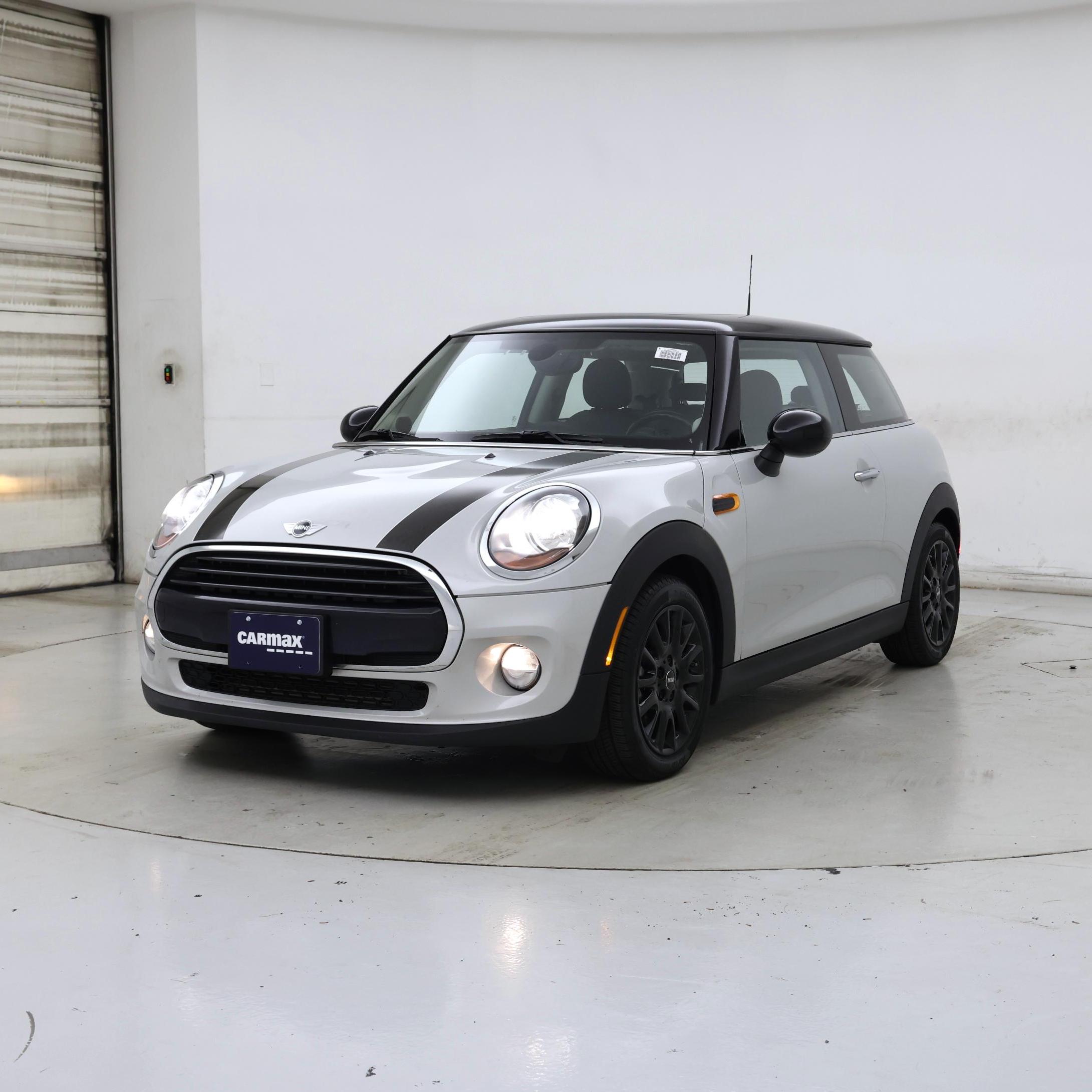 Thumbnail: 2017 MINI Cooper Hardtop - 4
