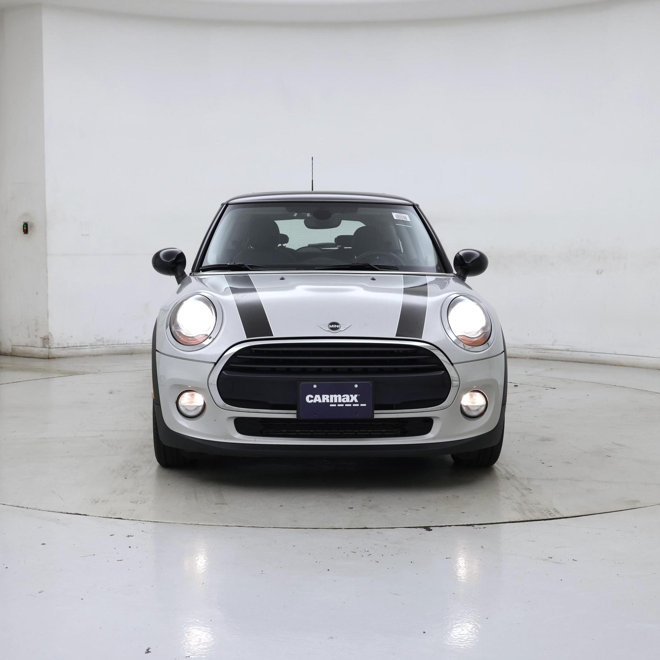 Thumbnail: 2017 MINI Cooper Hardtop - 5