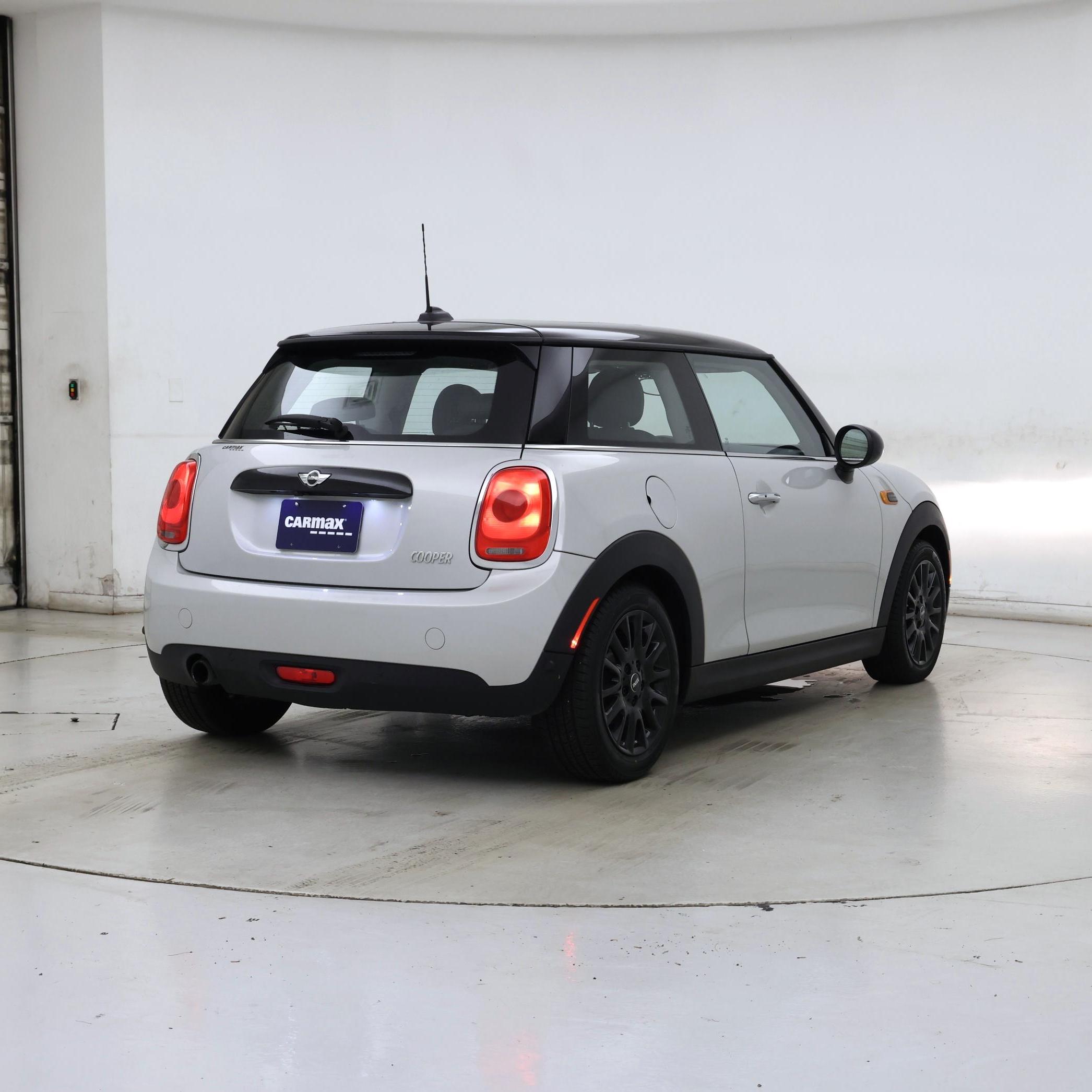 Thumbnail: 2017 MINI Cooper Hardtop - 8