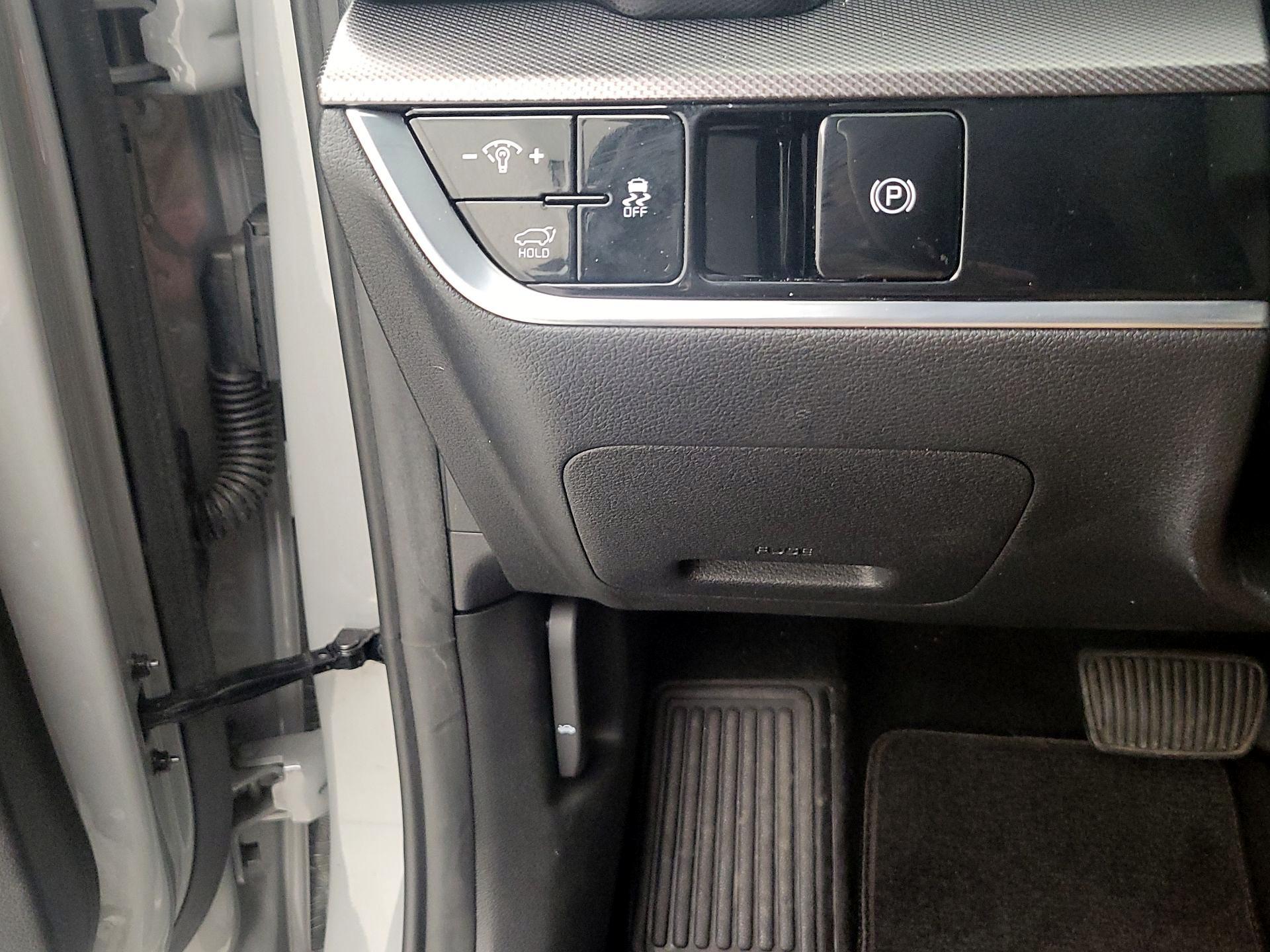 Thumbnail: 2023 Kia Sportage - 13