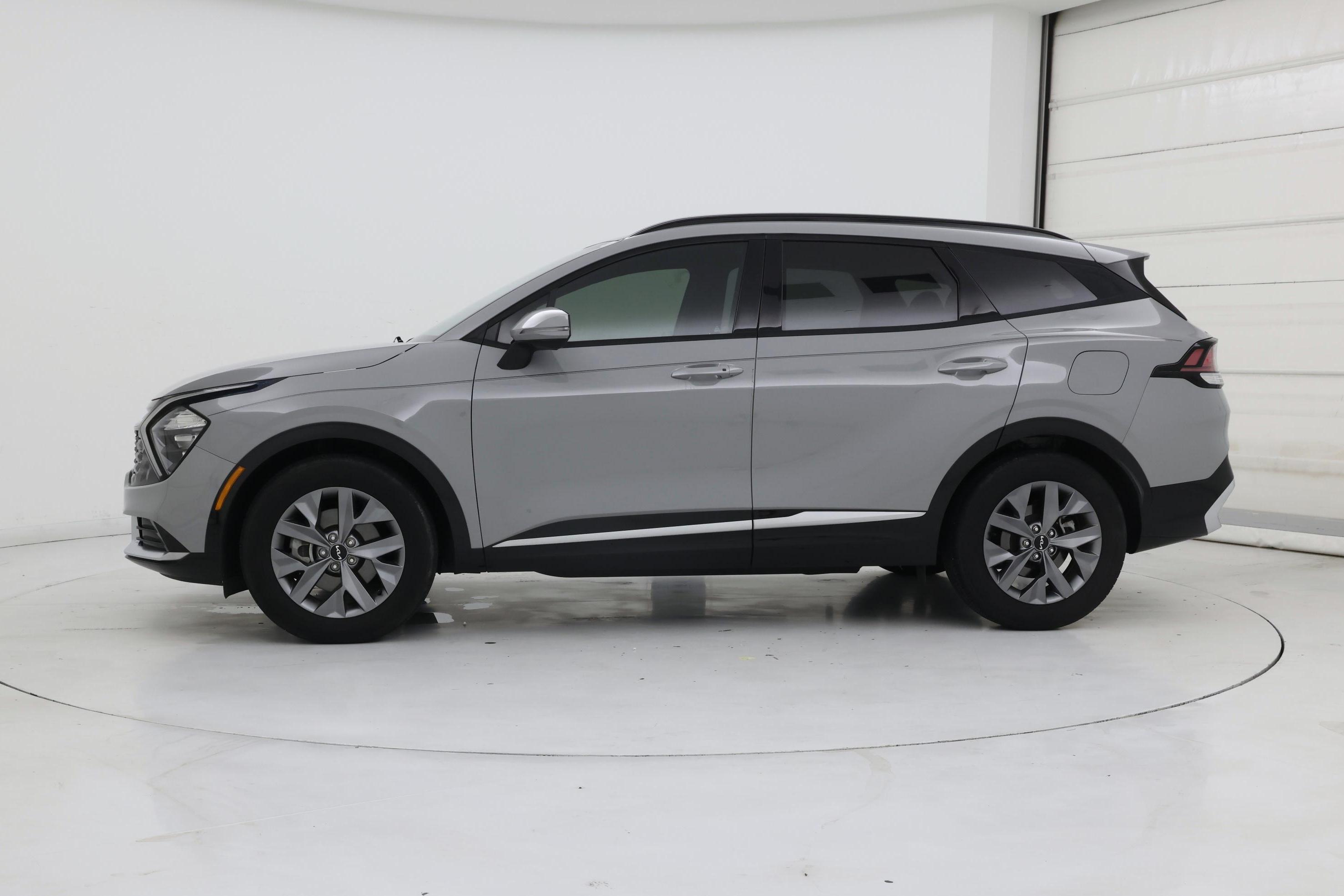 Thumbnail: 2023 Kia Sportage - 3