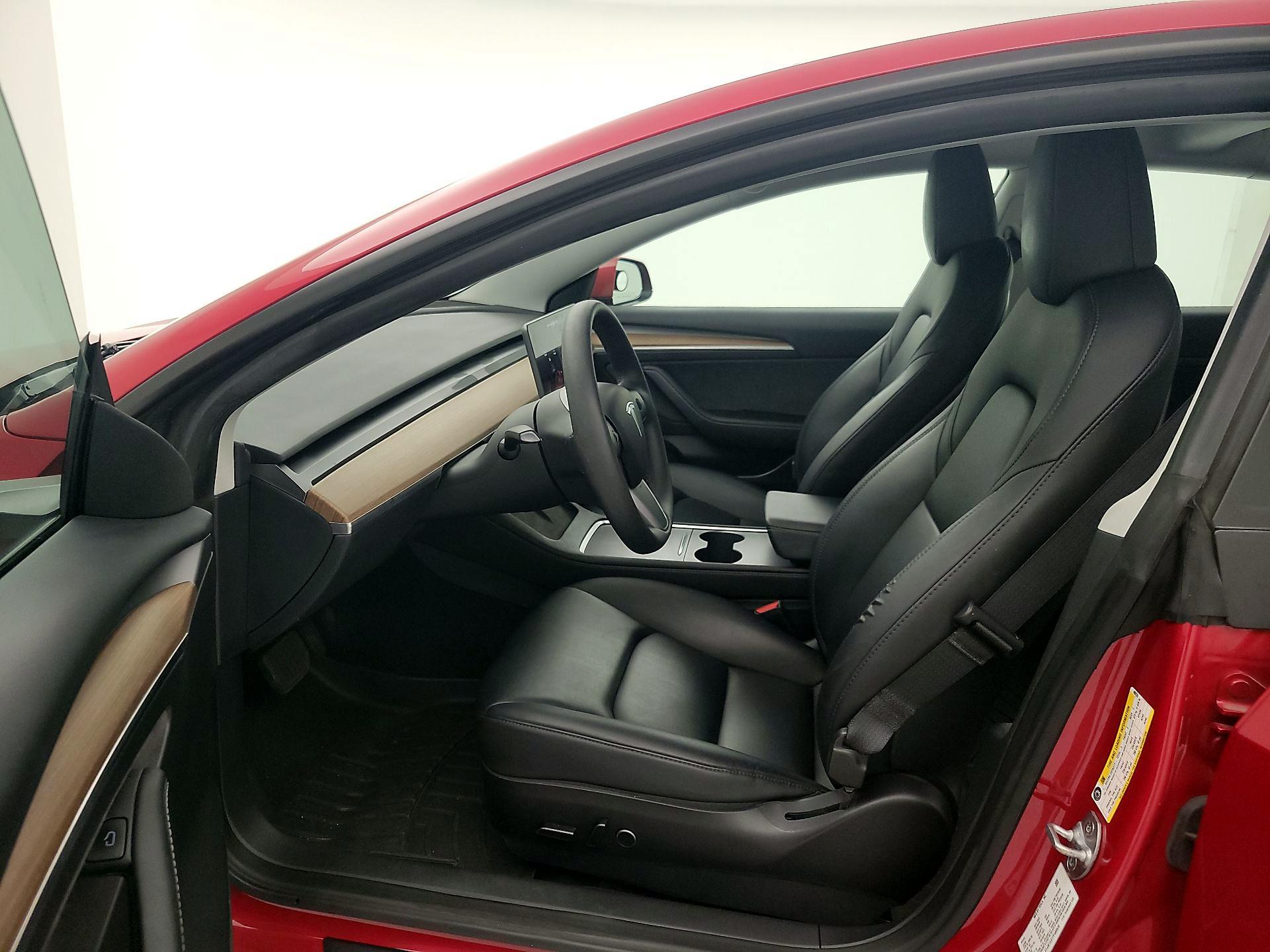 Thumbnail: 2023 Tesla Model 3 - 11