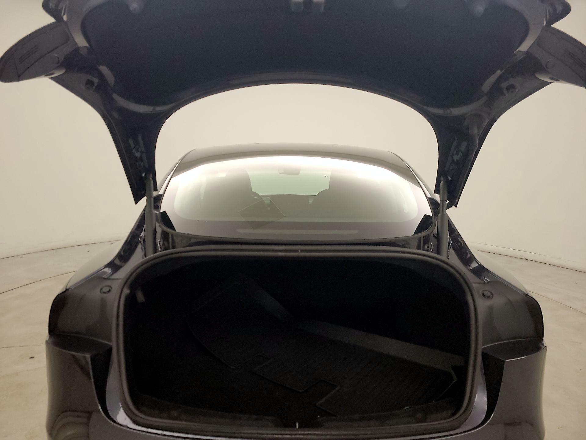 Thumbnail: 2025 Tesla Model 3 - 18