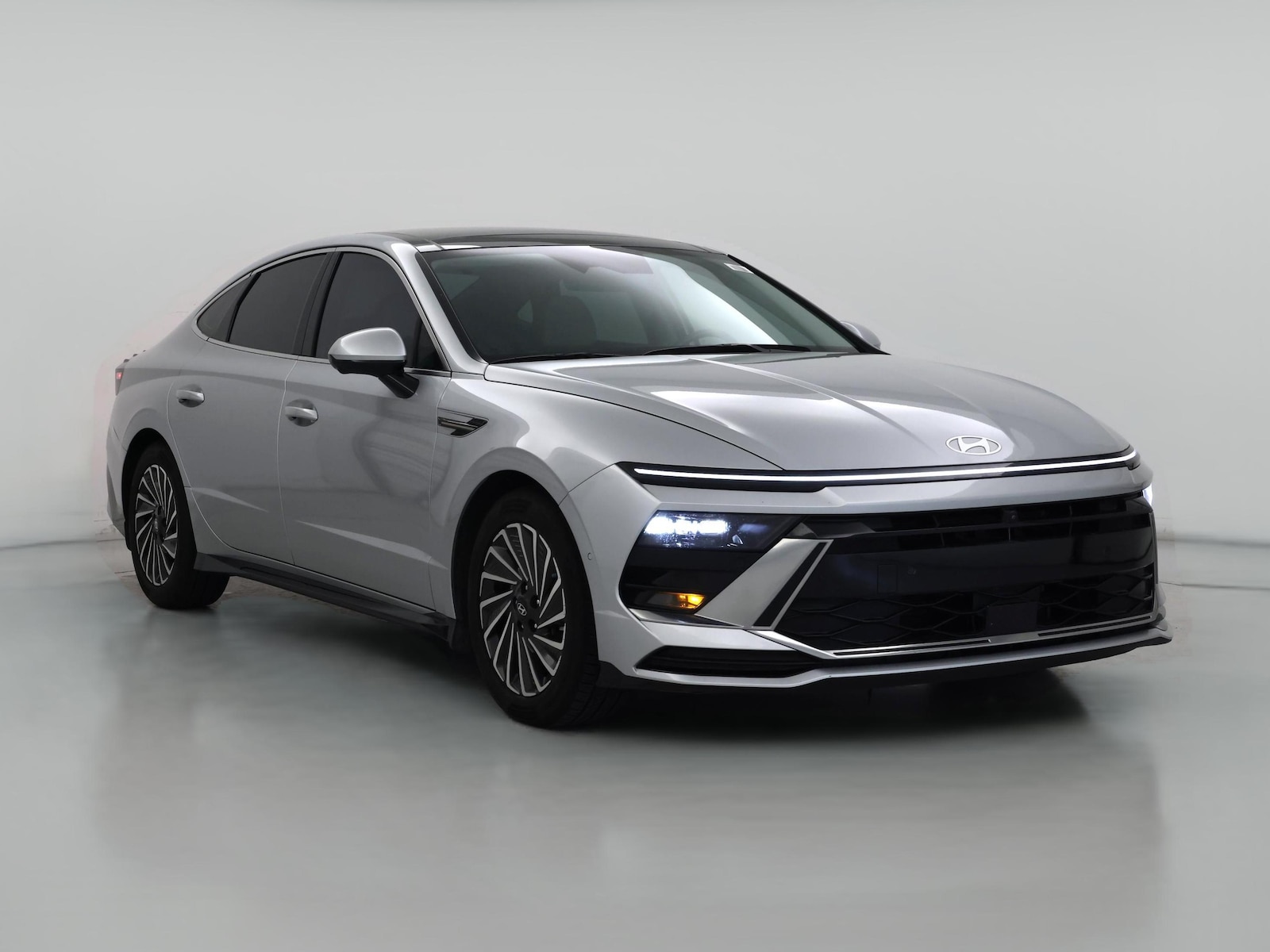 2024 Hyundai Sonata Hybrid Limited - Photo 1