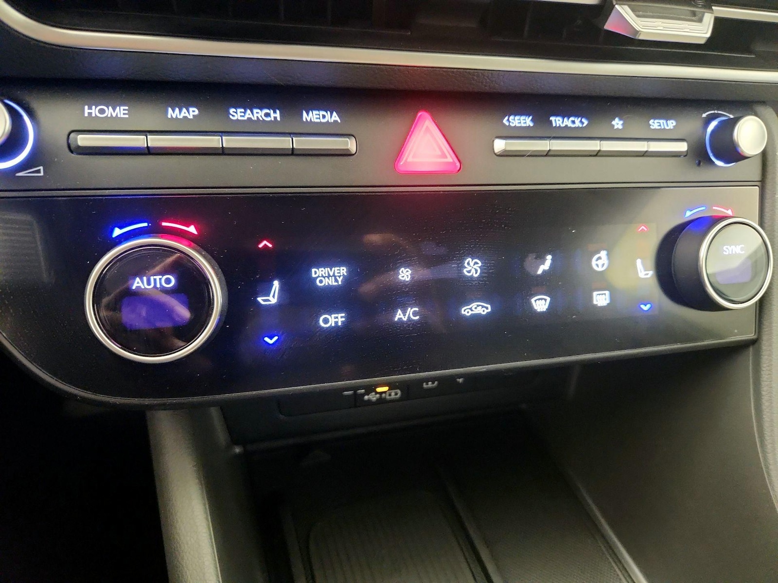2024 Hyundai Sonata Hybrid Limited - Photo 17